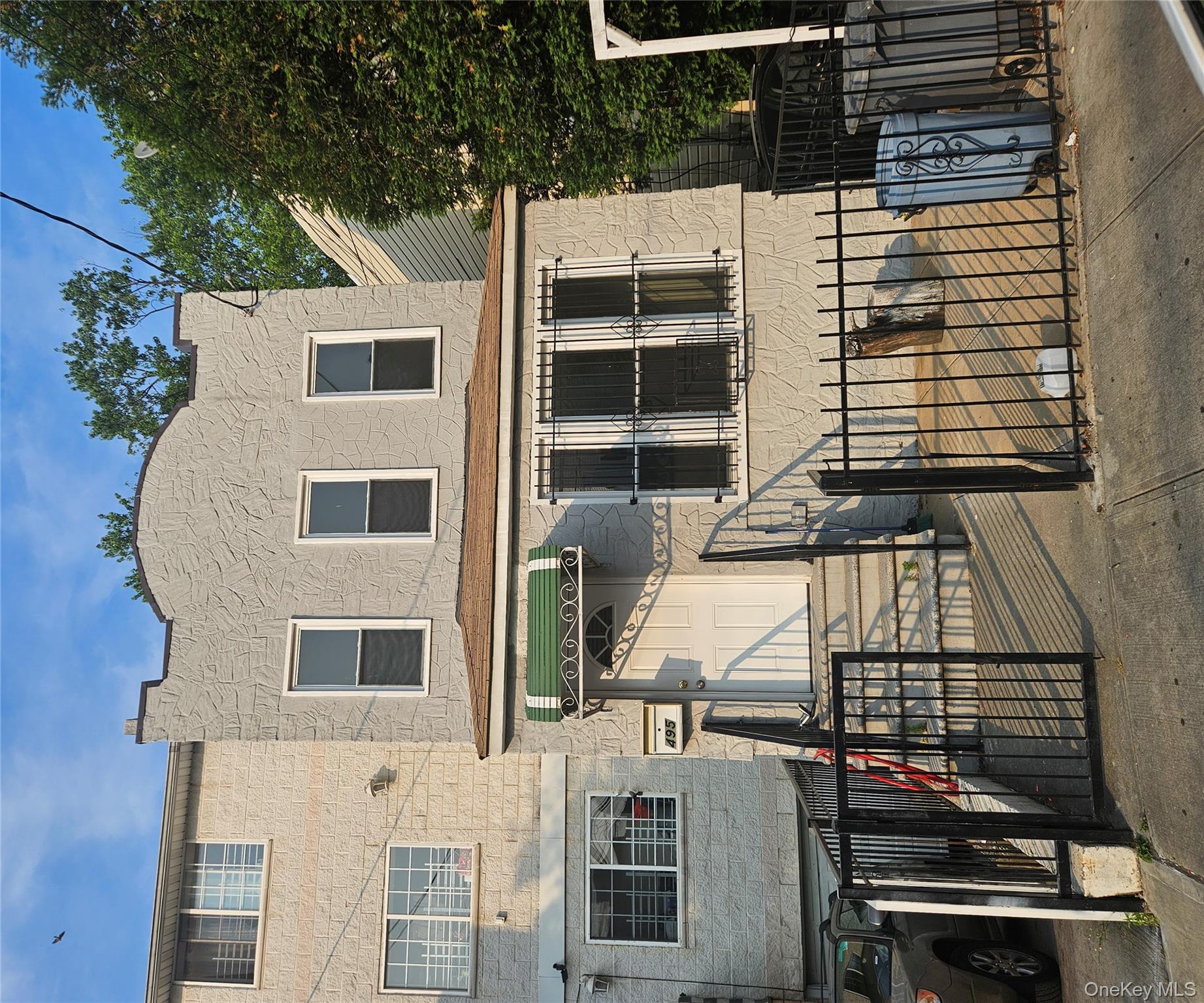 495 Milford Street Property Photo 6