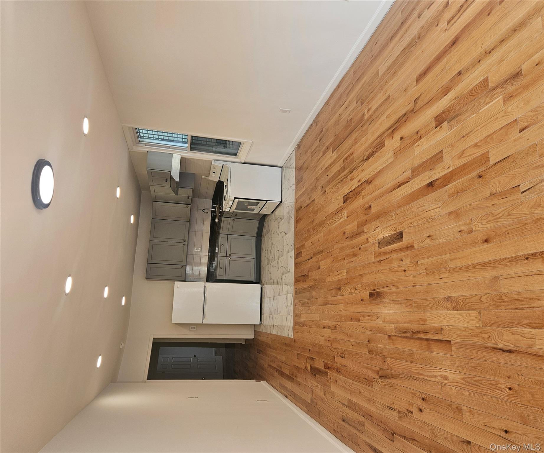 495 Milford Street Property Photo 7