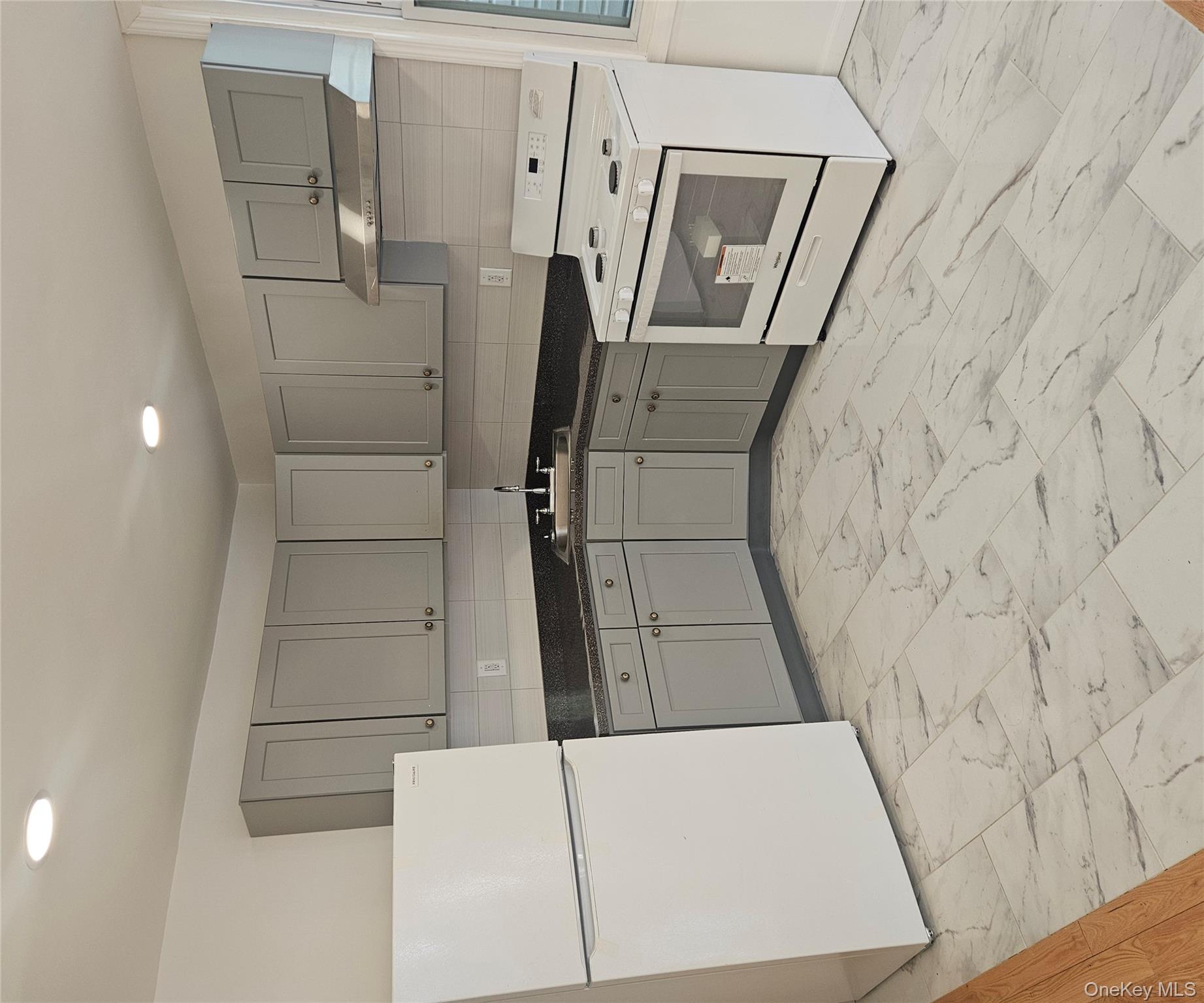 495 Milford Street Property Photo 9