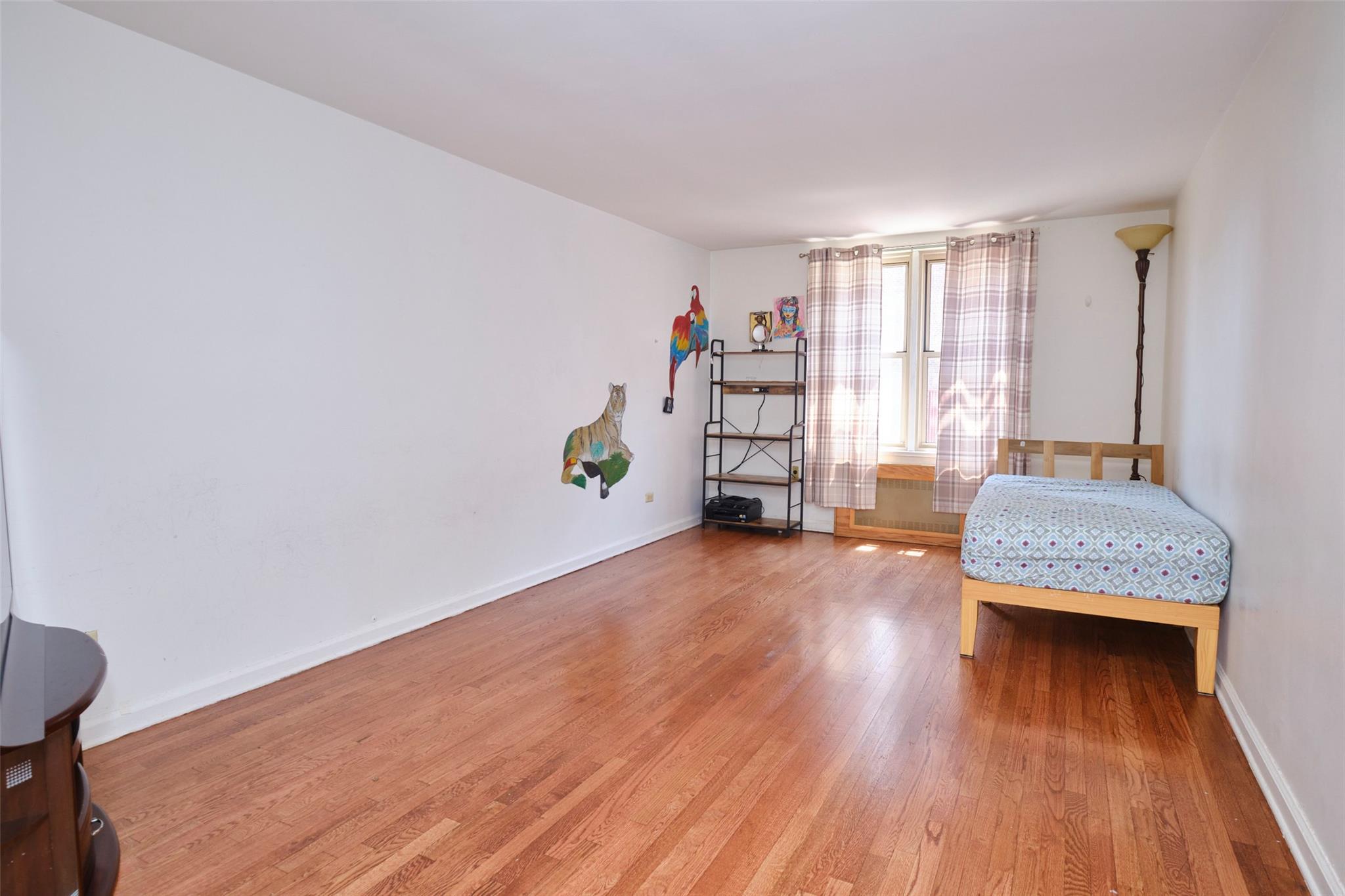 67-25 Clyde Street 2l Property Photo 2