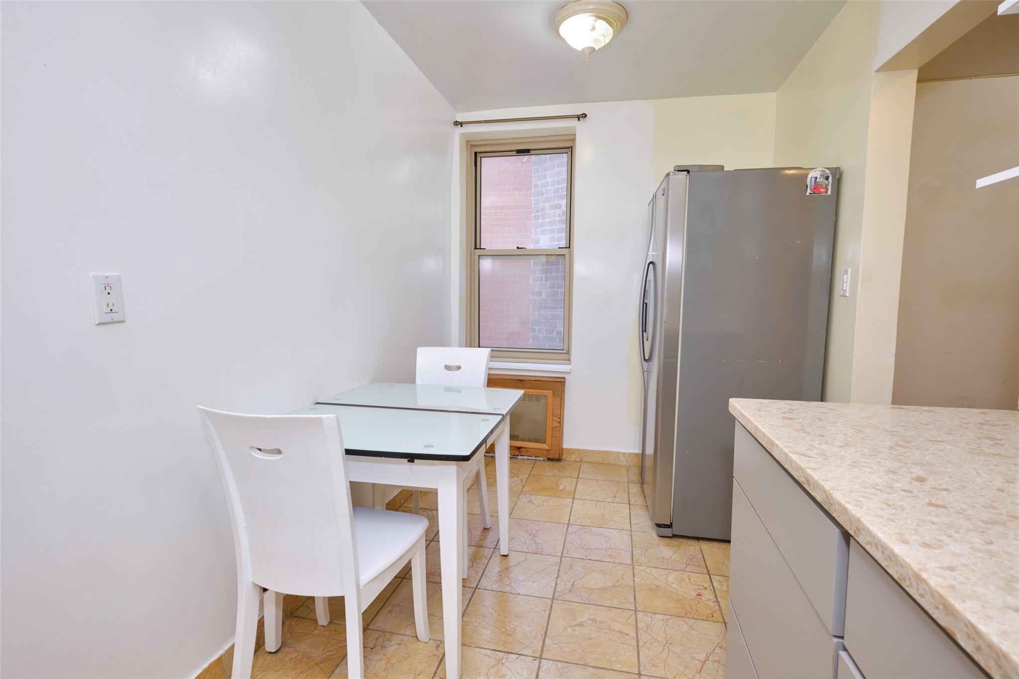 67-25 Clyde Street 2l Property Photo 11