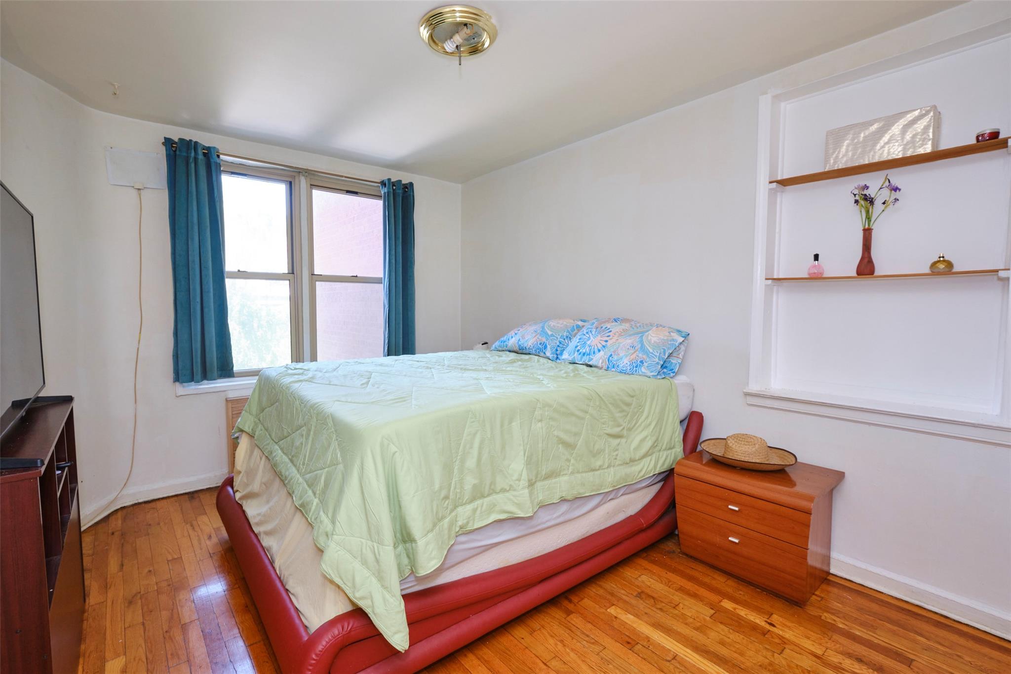 67-25 Clyde Street 2l Property Photo 16