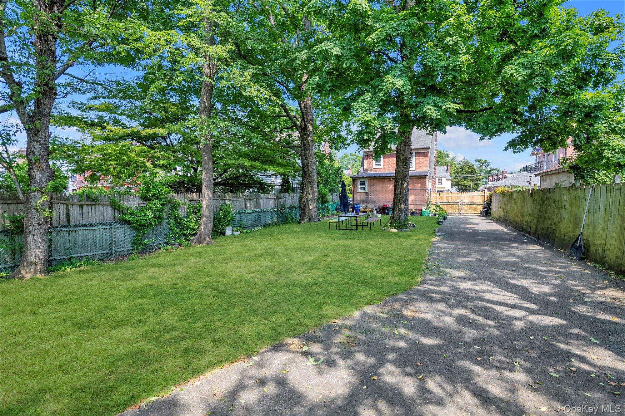 4360 Auburndale Lane Property Photo 4