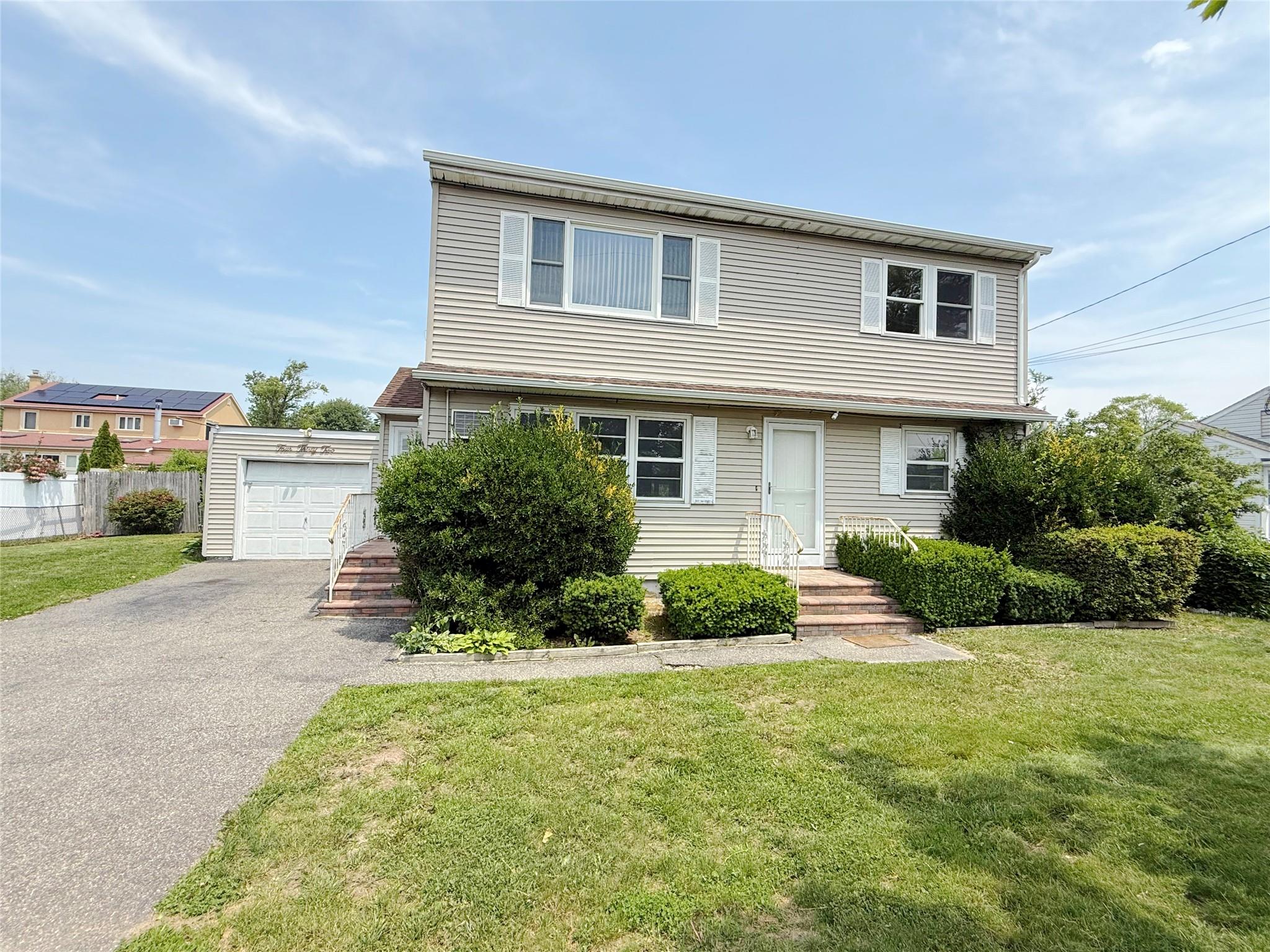 432 49th St Property Photo 1