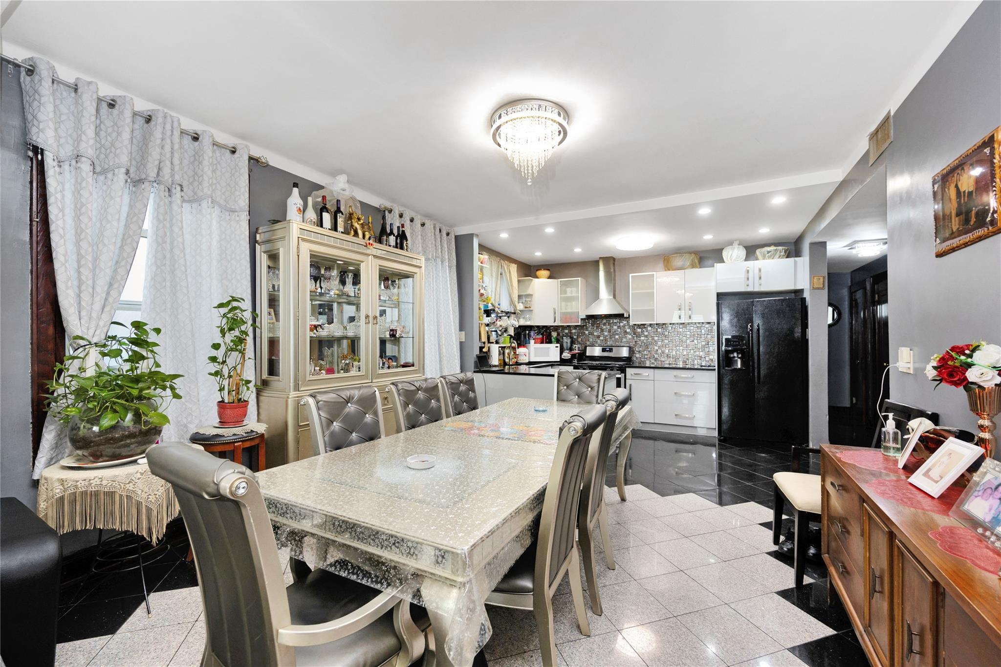 6018 Bleecker Street Property Photo 6