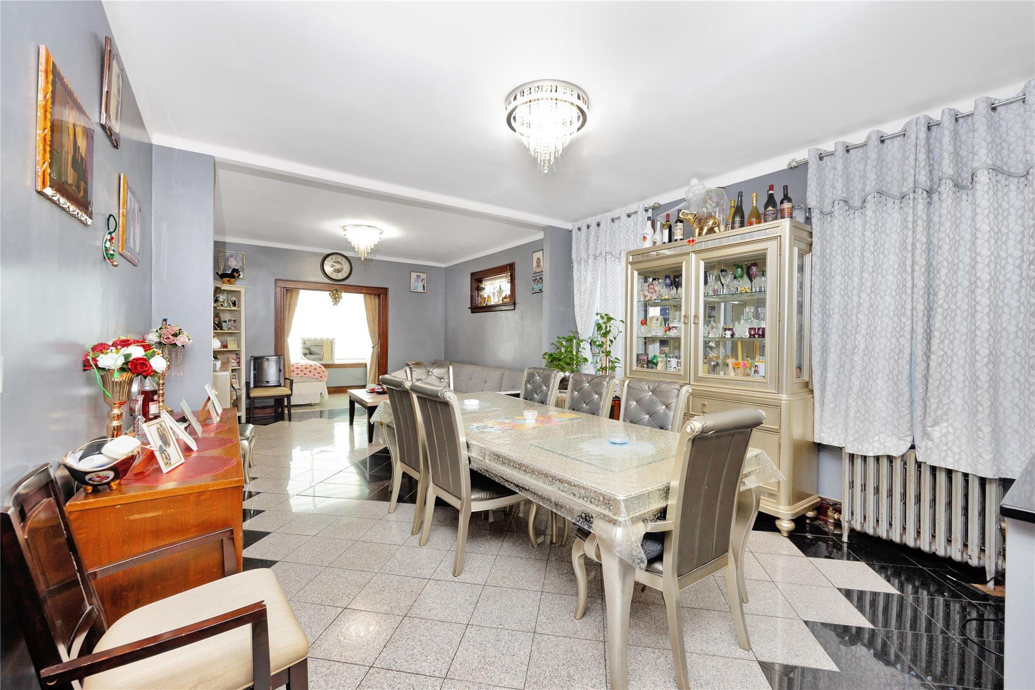 6018 Bleecker Street Property Photo 7