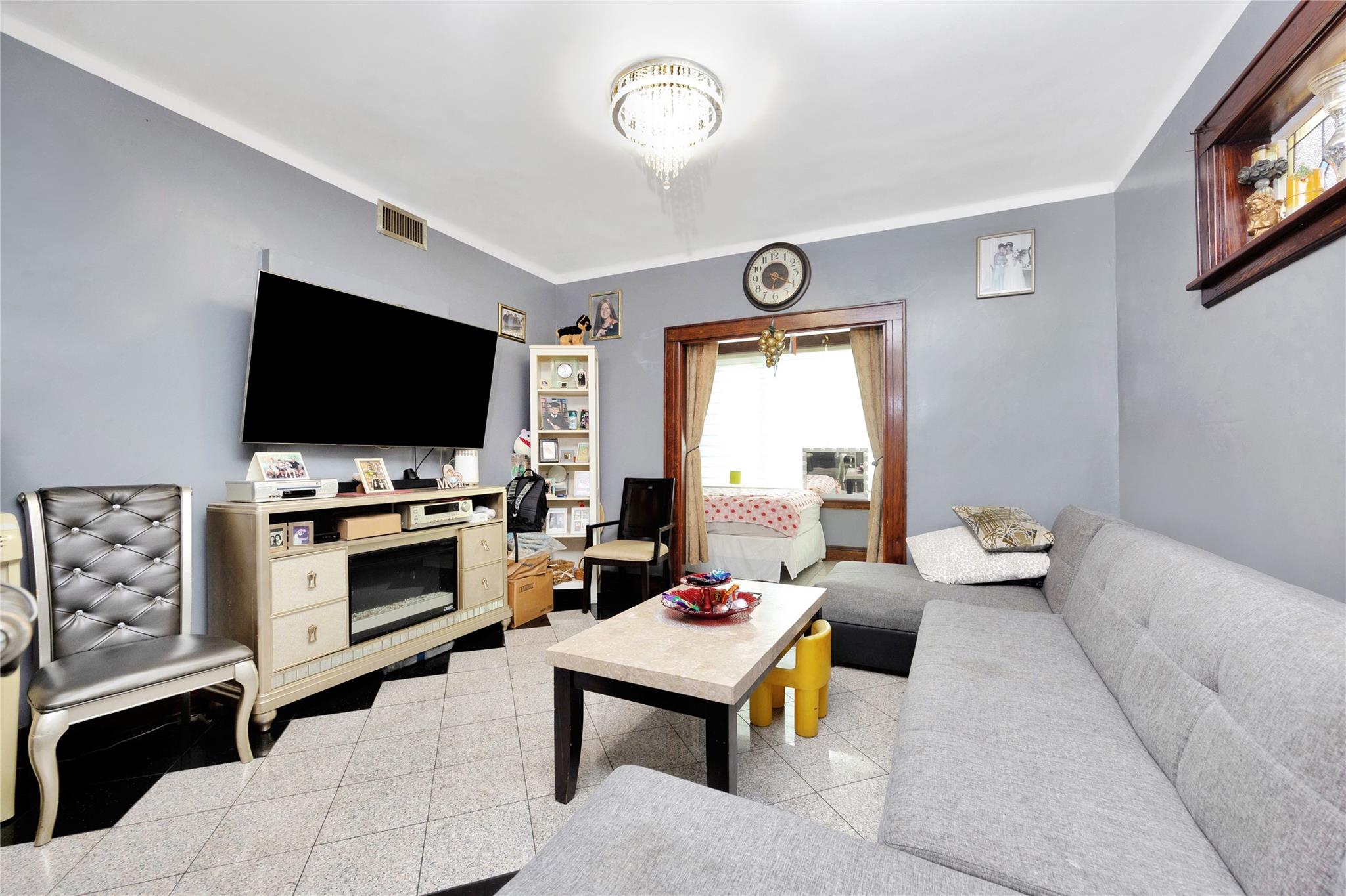 6018 Bleecker Street Property Photo 8