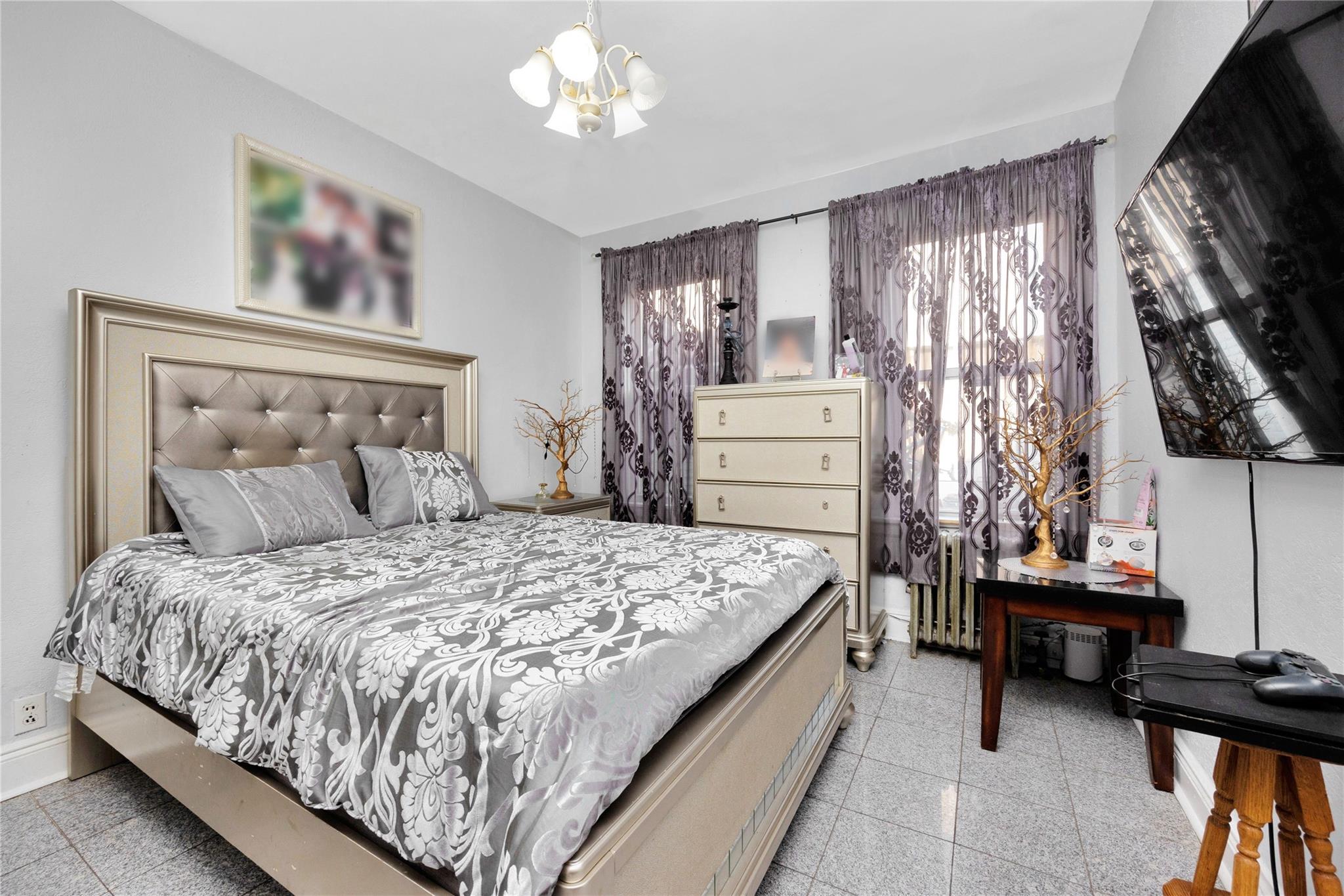 6018 Bleecker Street Property Photo 10