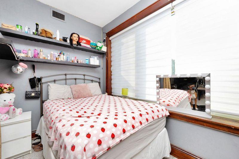 6018 Bleecker Street Property Photo 11