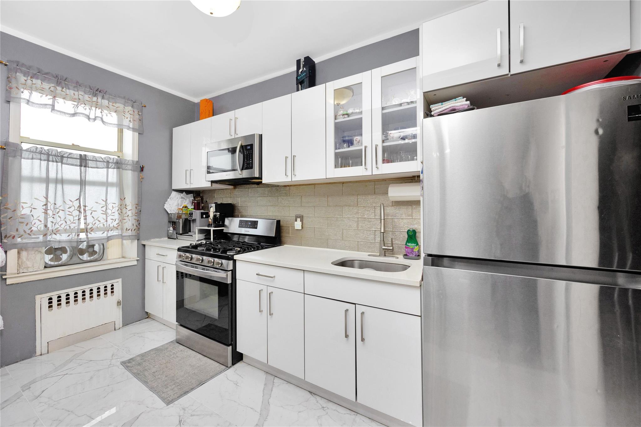 6018 Bleecker Street Property Photo 14