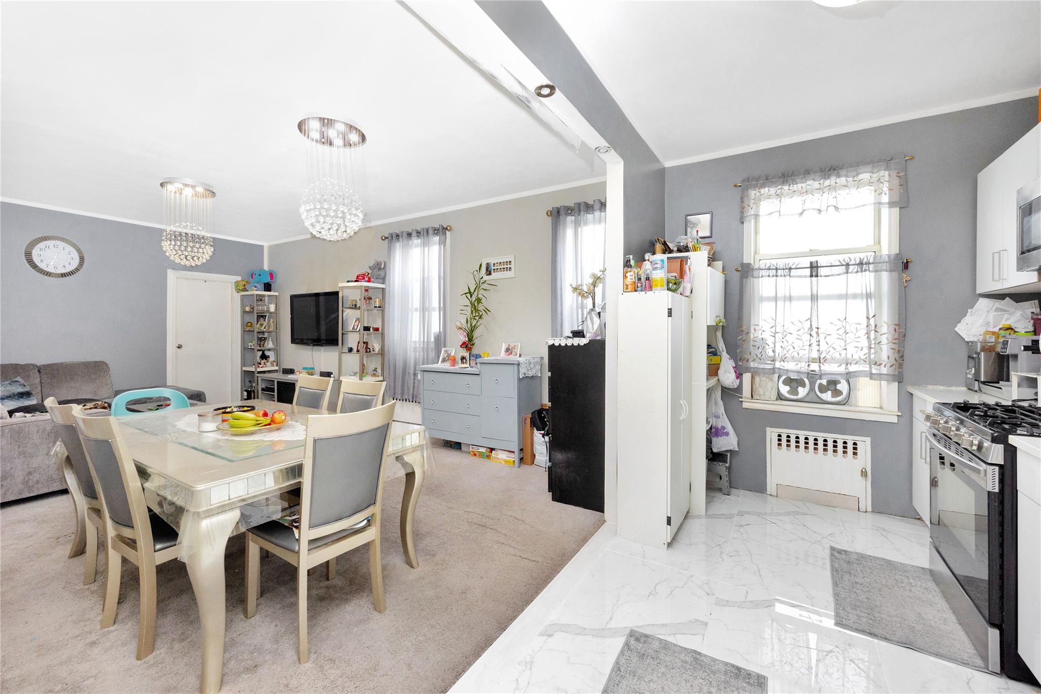 6018 Bleecker Street Property Photo 15