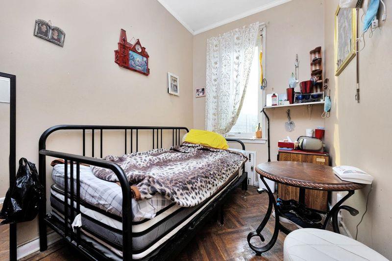 6018 Bleecker Street Property Photo 20