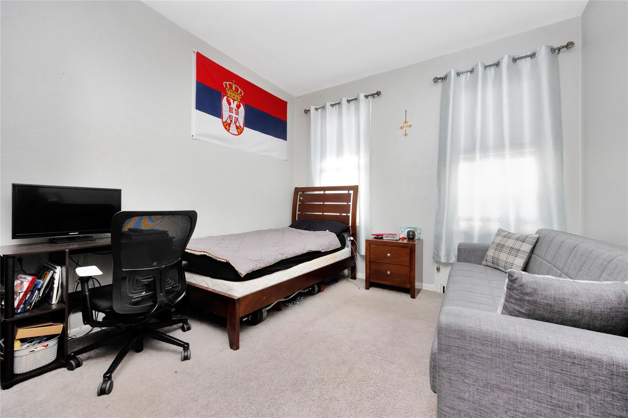 6018 Bleecker Street Property Photo 22