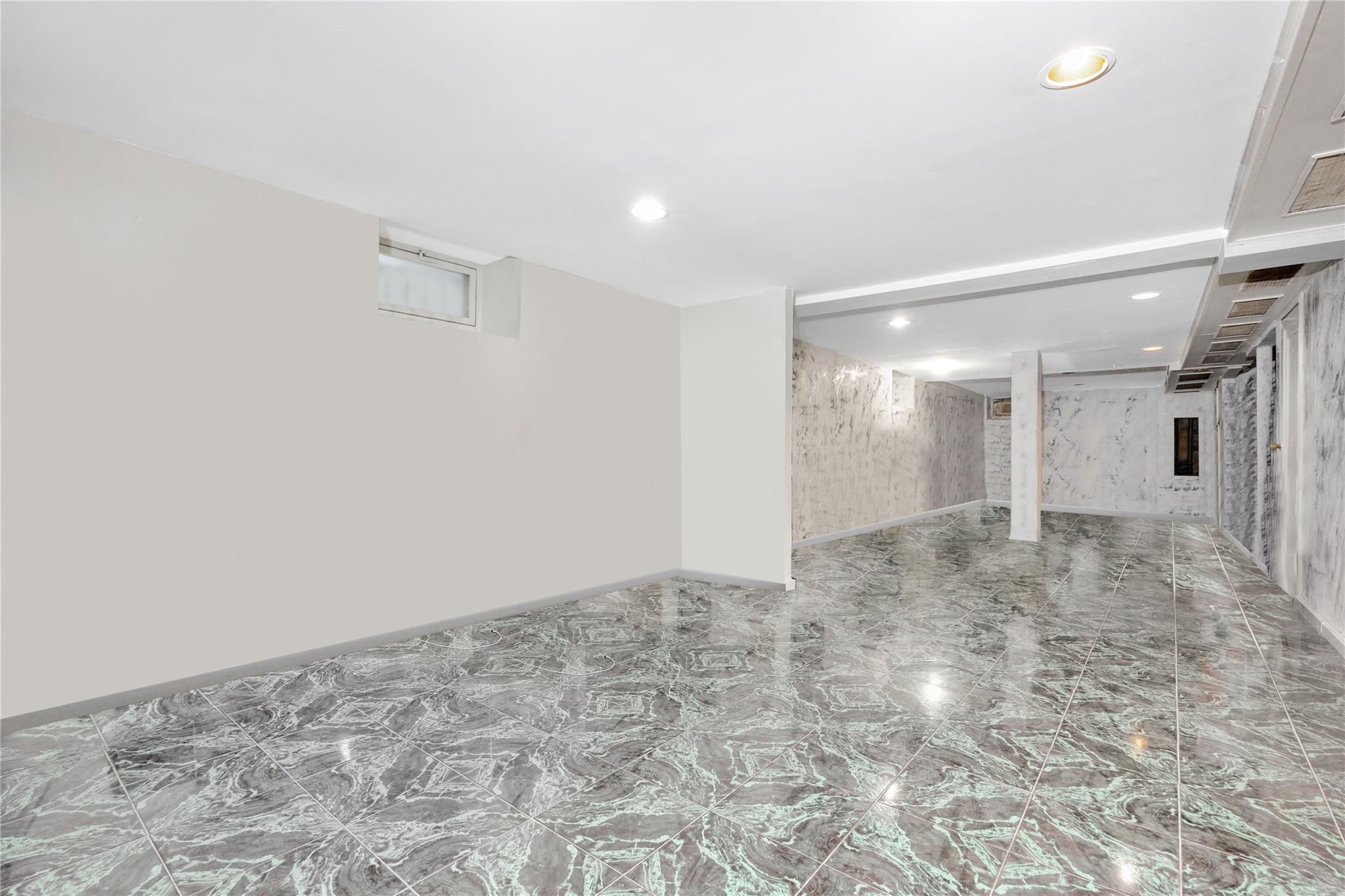 6018 Bleecker Street Property Photo 25