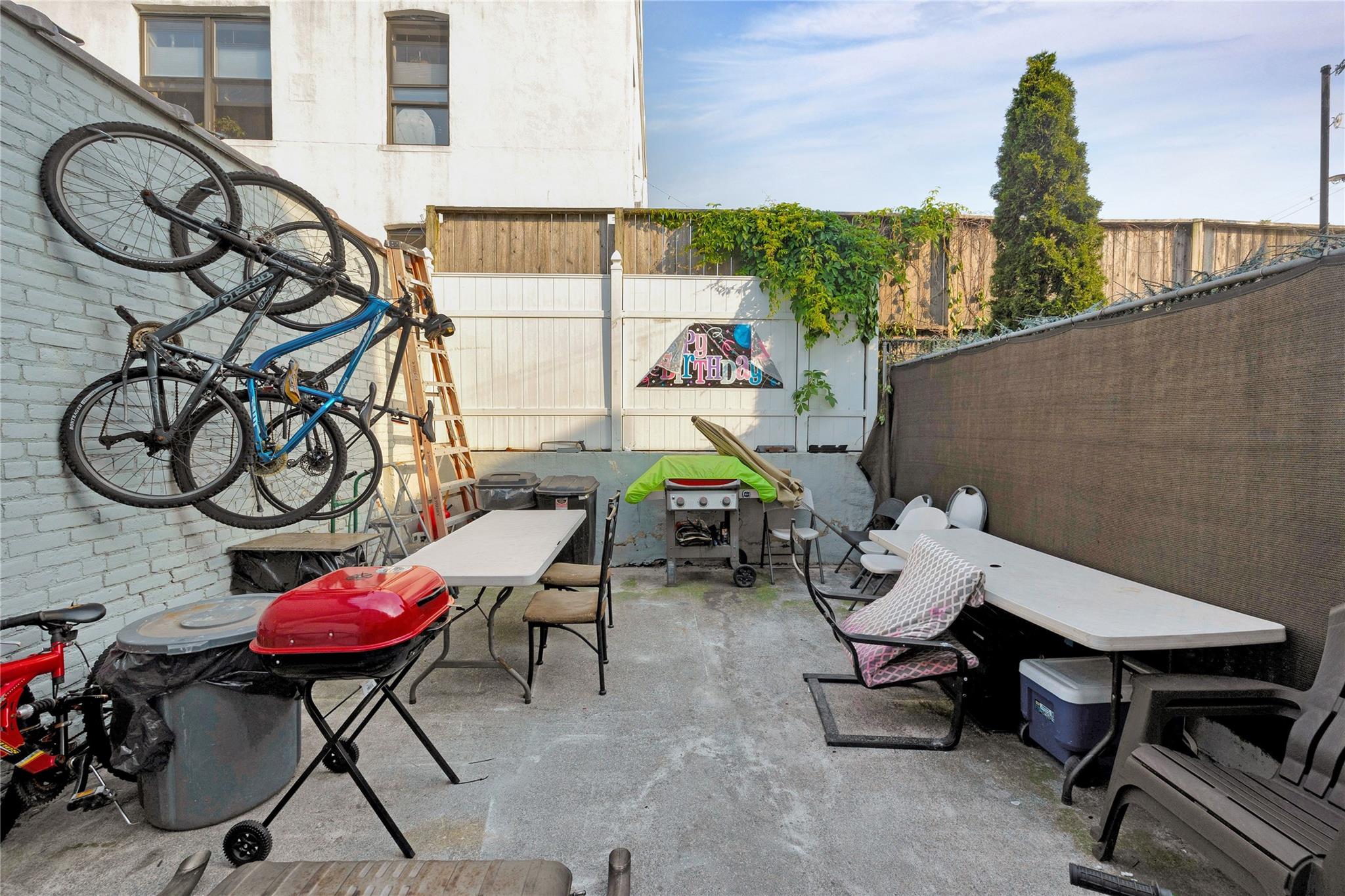 6018 Bleecker Street Property Photo 26