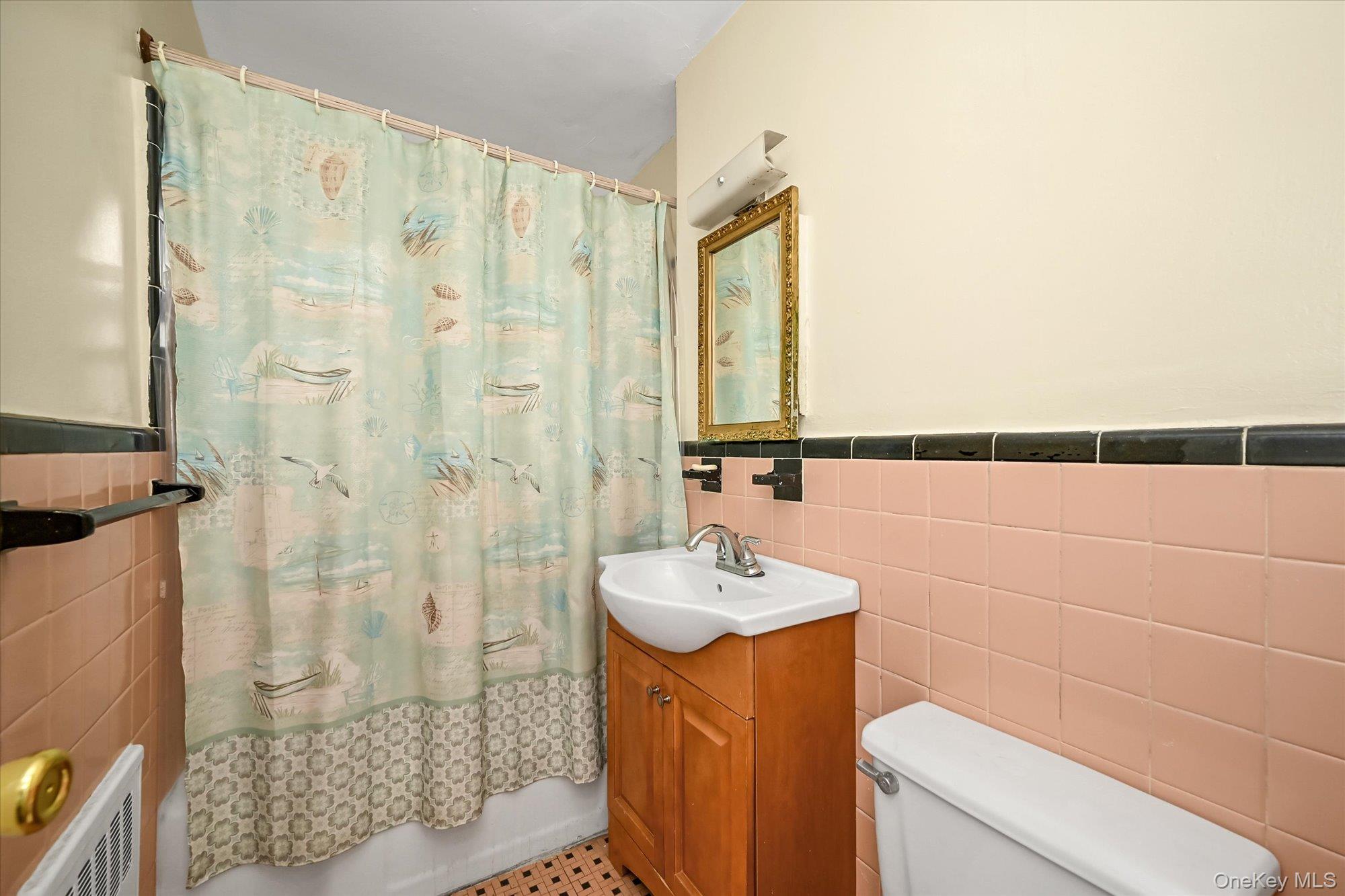16-01 160th Street 6-279 Property Photo 11