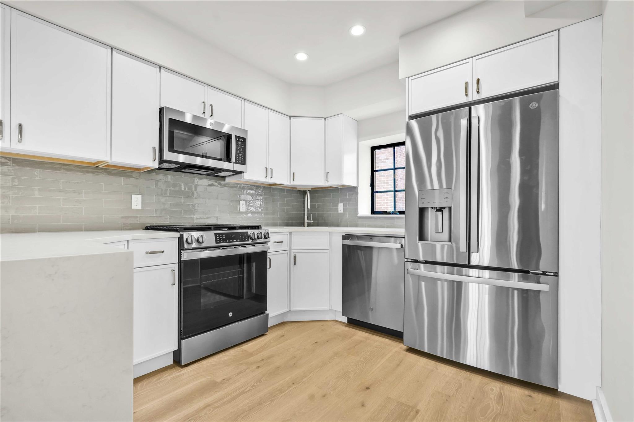 25-25 31st Avenue 5 Property Photo 2