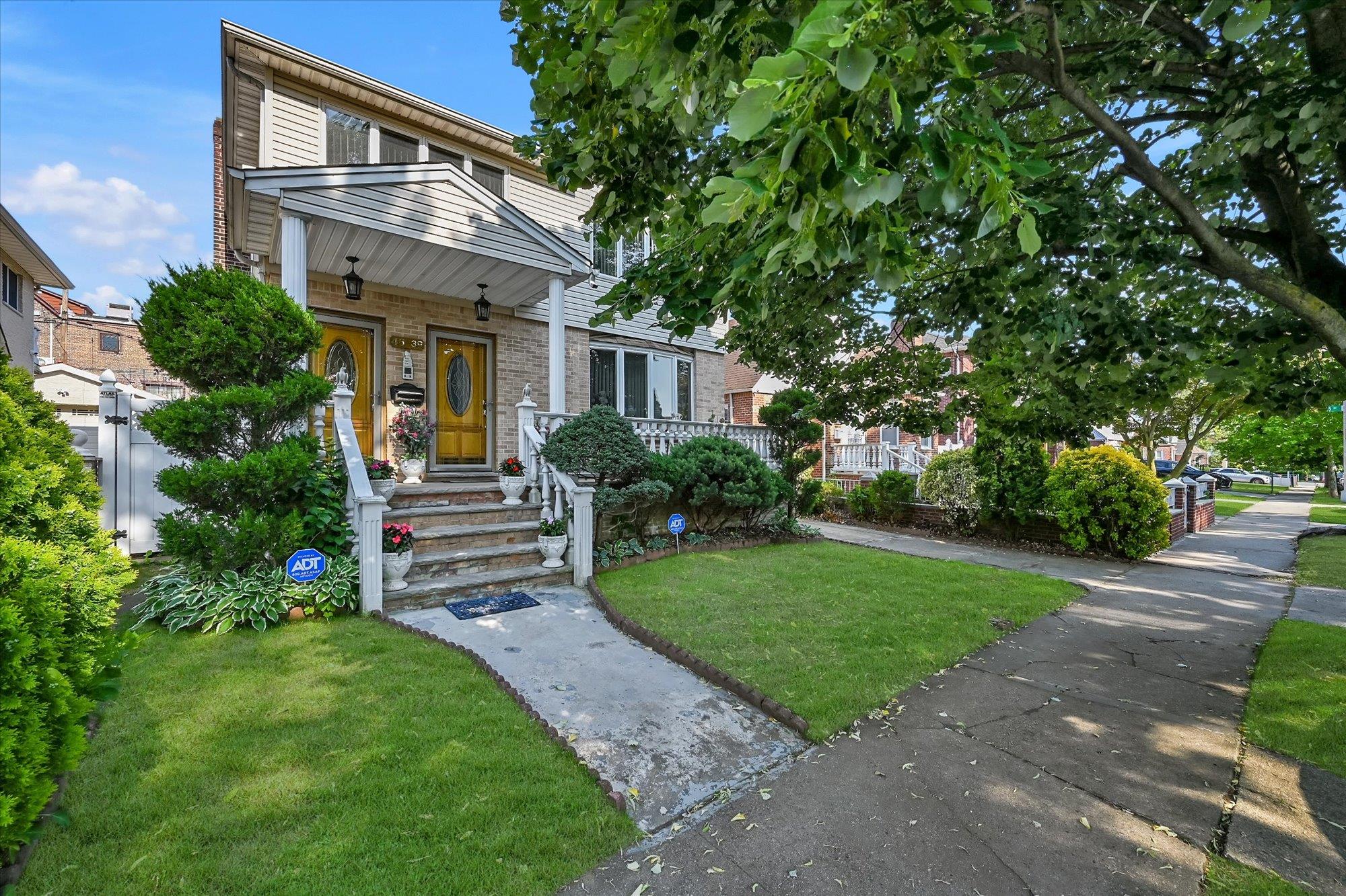 4539 192nd Street Property Photo 1