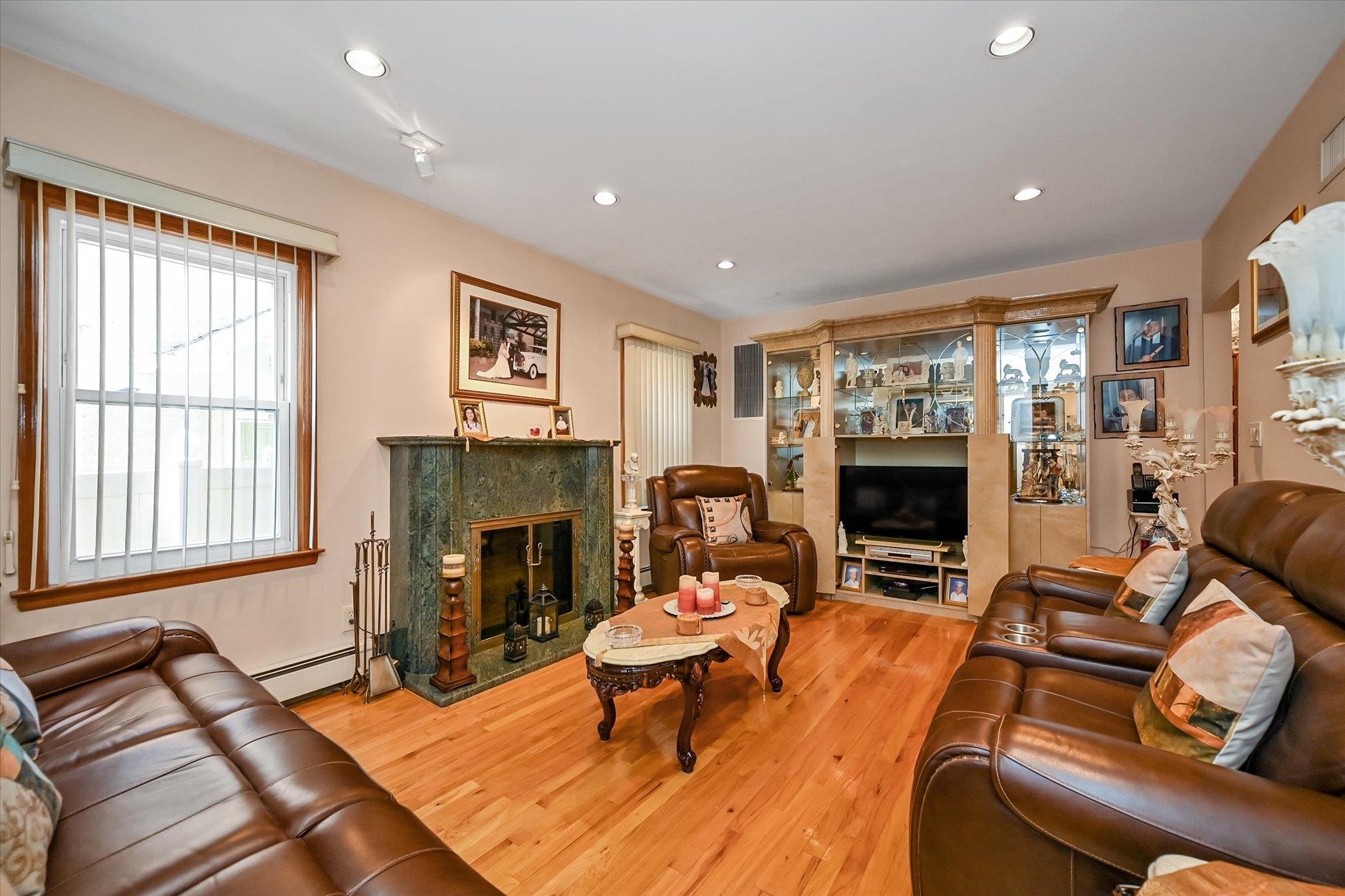 4539 192nd Street Property Photo 12