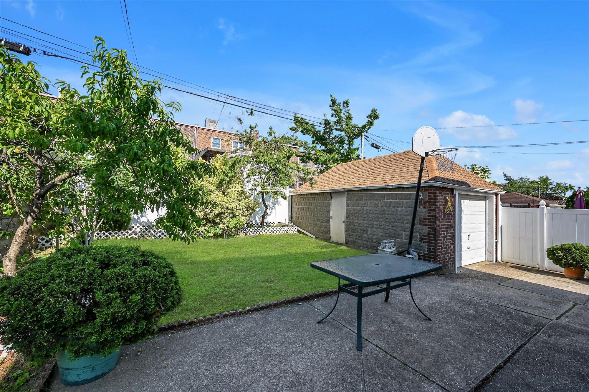 4539 192nd Street Property Photo 21