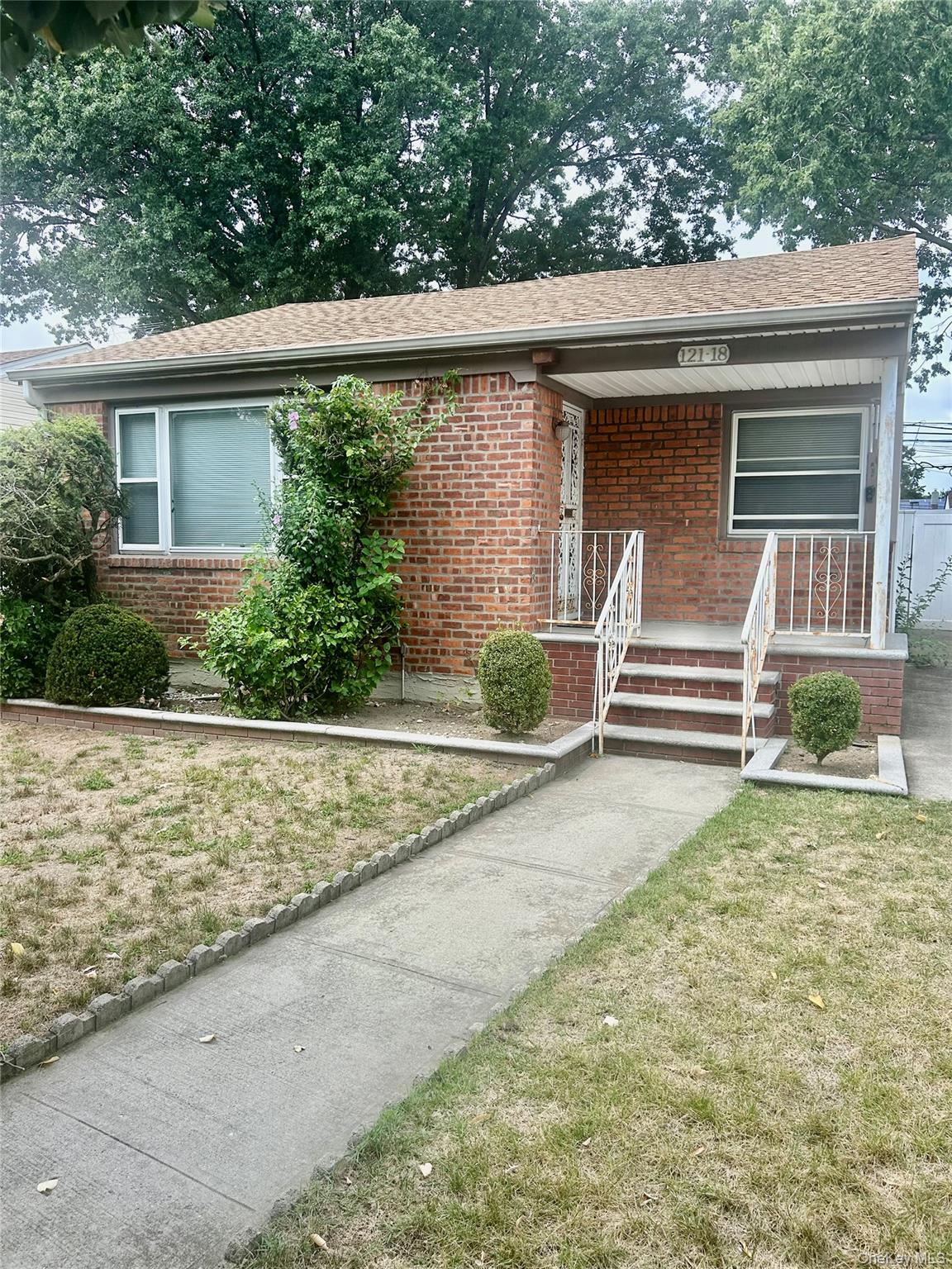 121-18 238th Street Property Photo 1