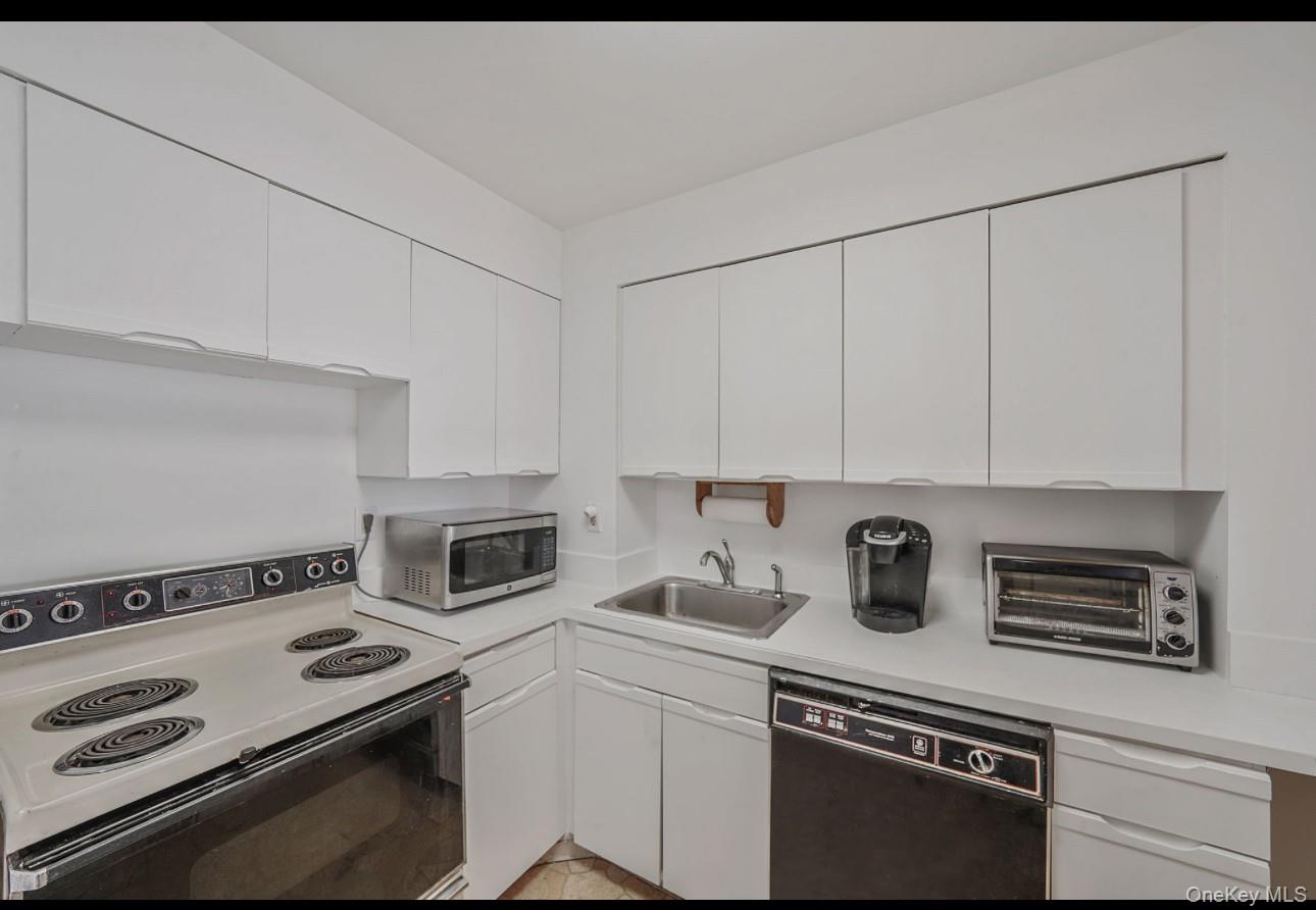 360 Shore Road 4b Property Photo 12