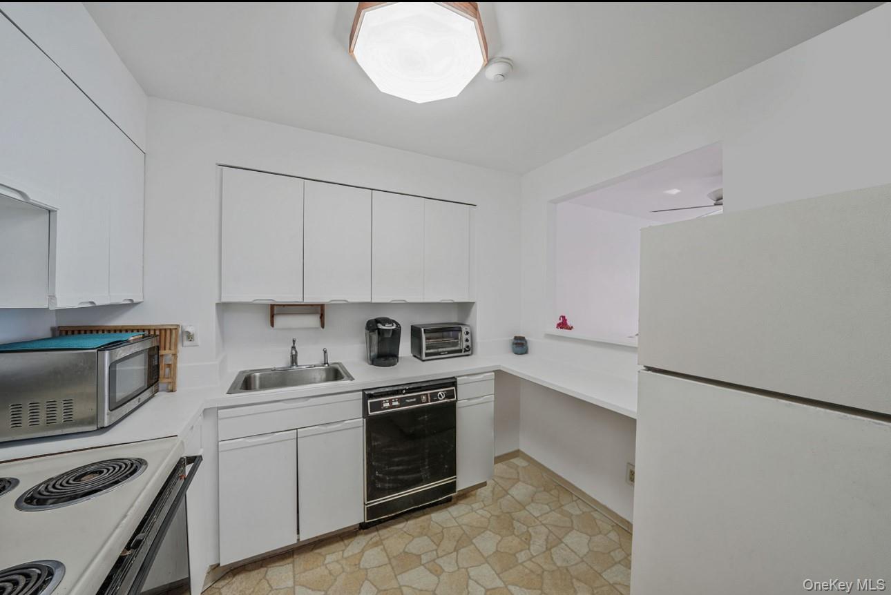 360 Shore Road 4b Property Photo 13