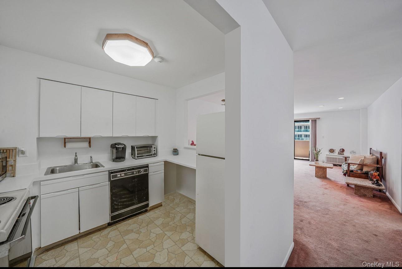 360 Shore Road 4b Property Photo 14