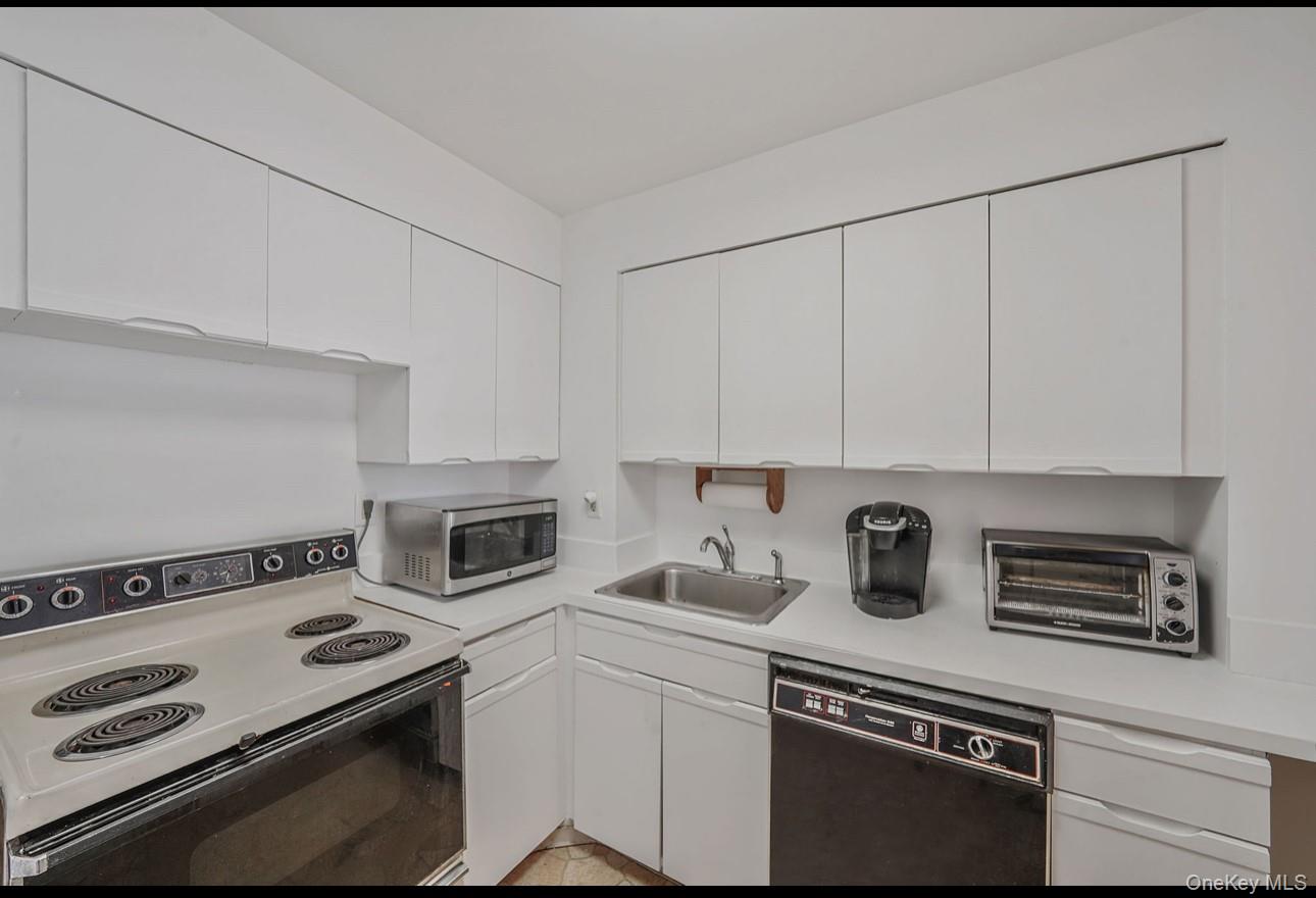360 Shore Road 4b Property Photo 15
