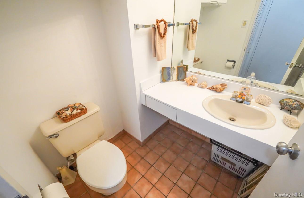 360 Shore Road 4b Property Photo 27