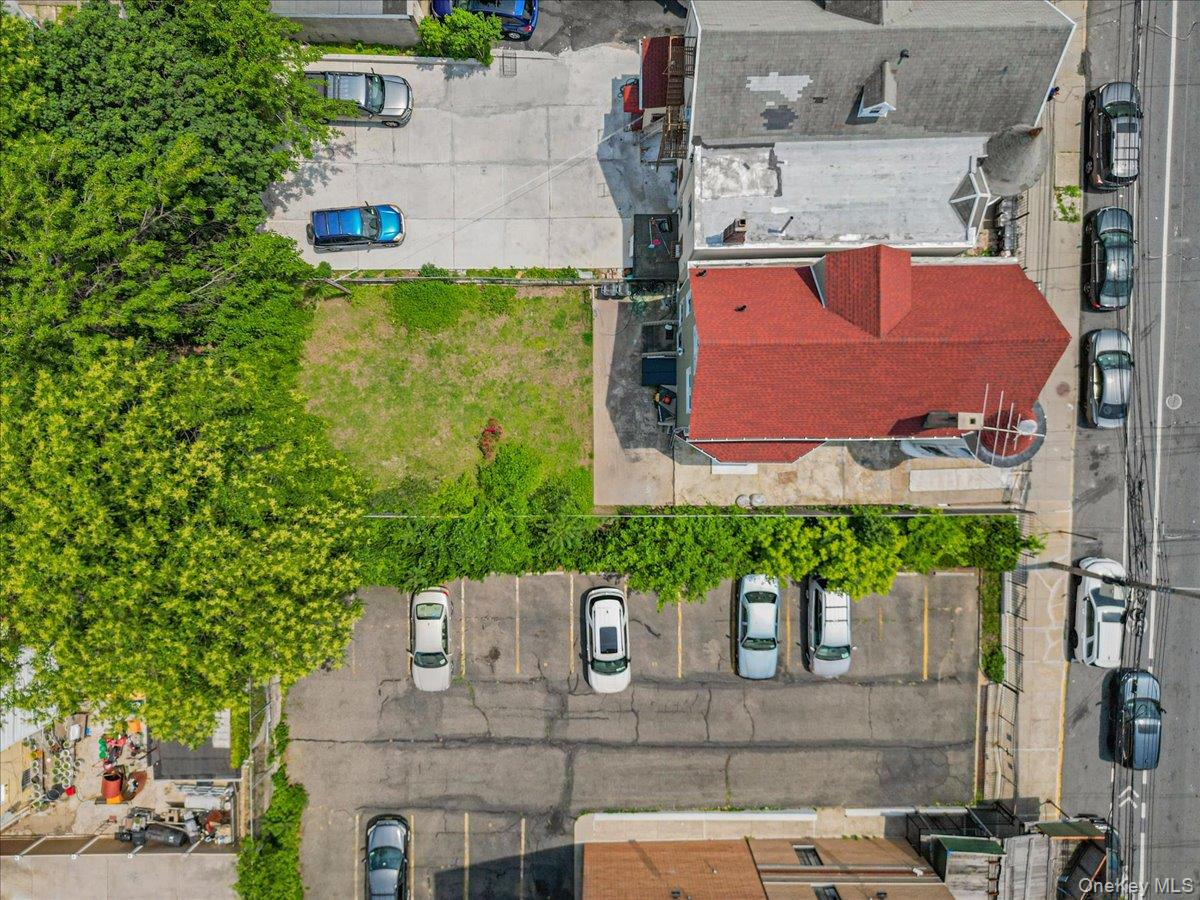 661 E 225th Street Property Photo 3