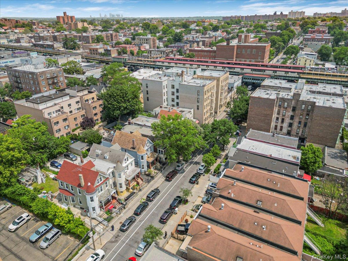 661 E 225th Street Property Photo 12