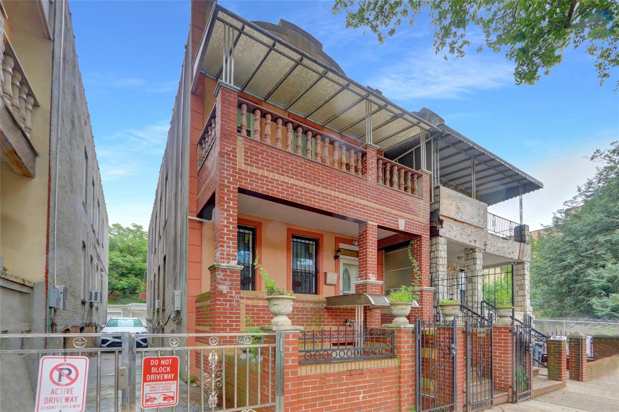 31 Tapscott Street Property Photo 1