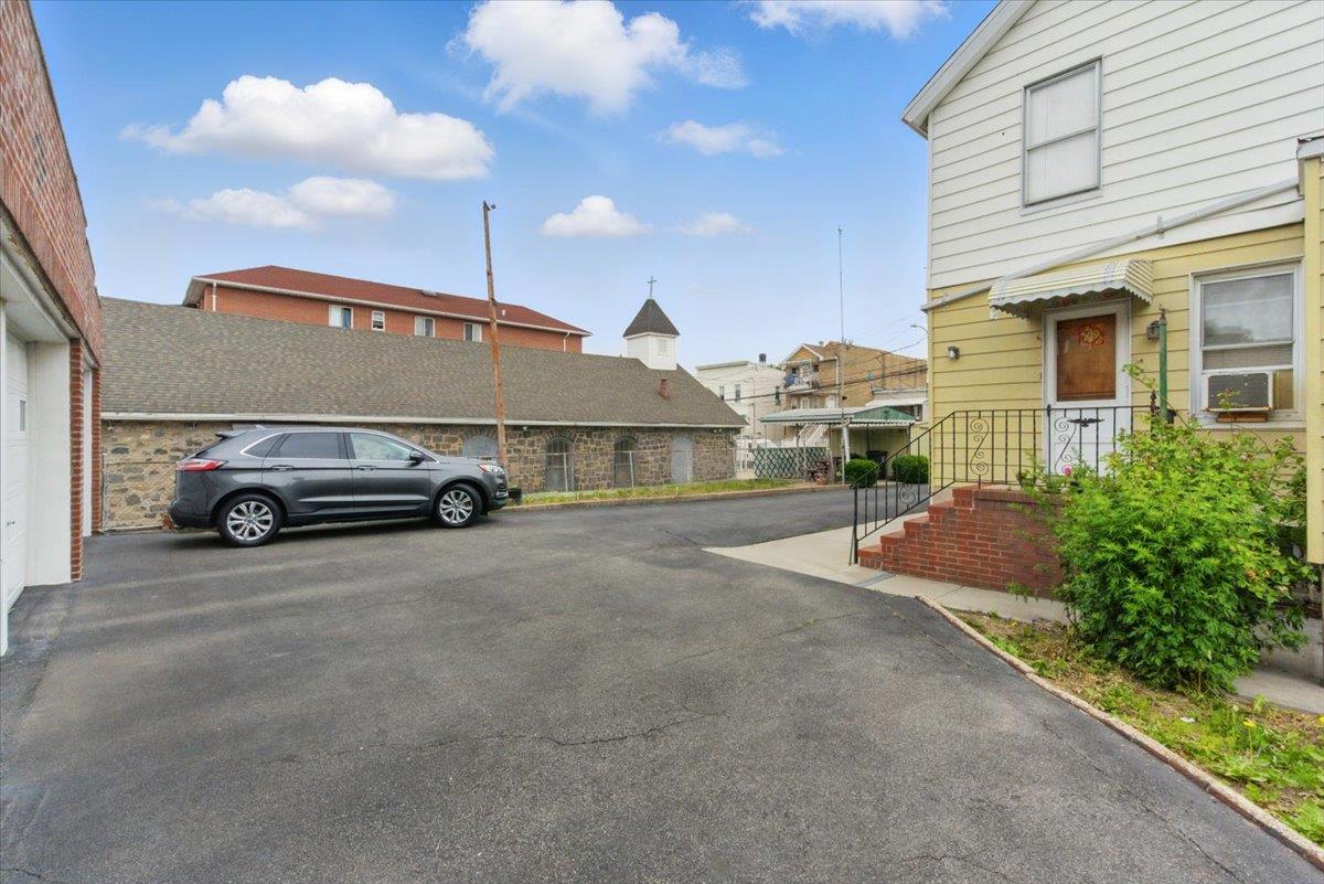 10364 52nd Avenue Property Photo 7