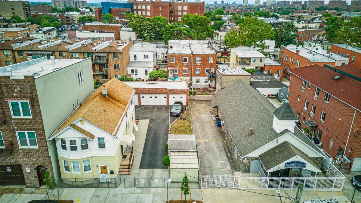 10364 52nd Avenue Property Photo 8