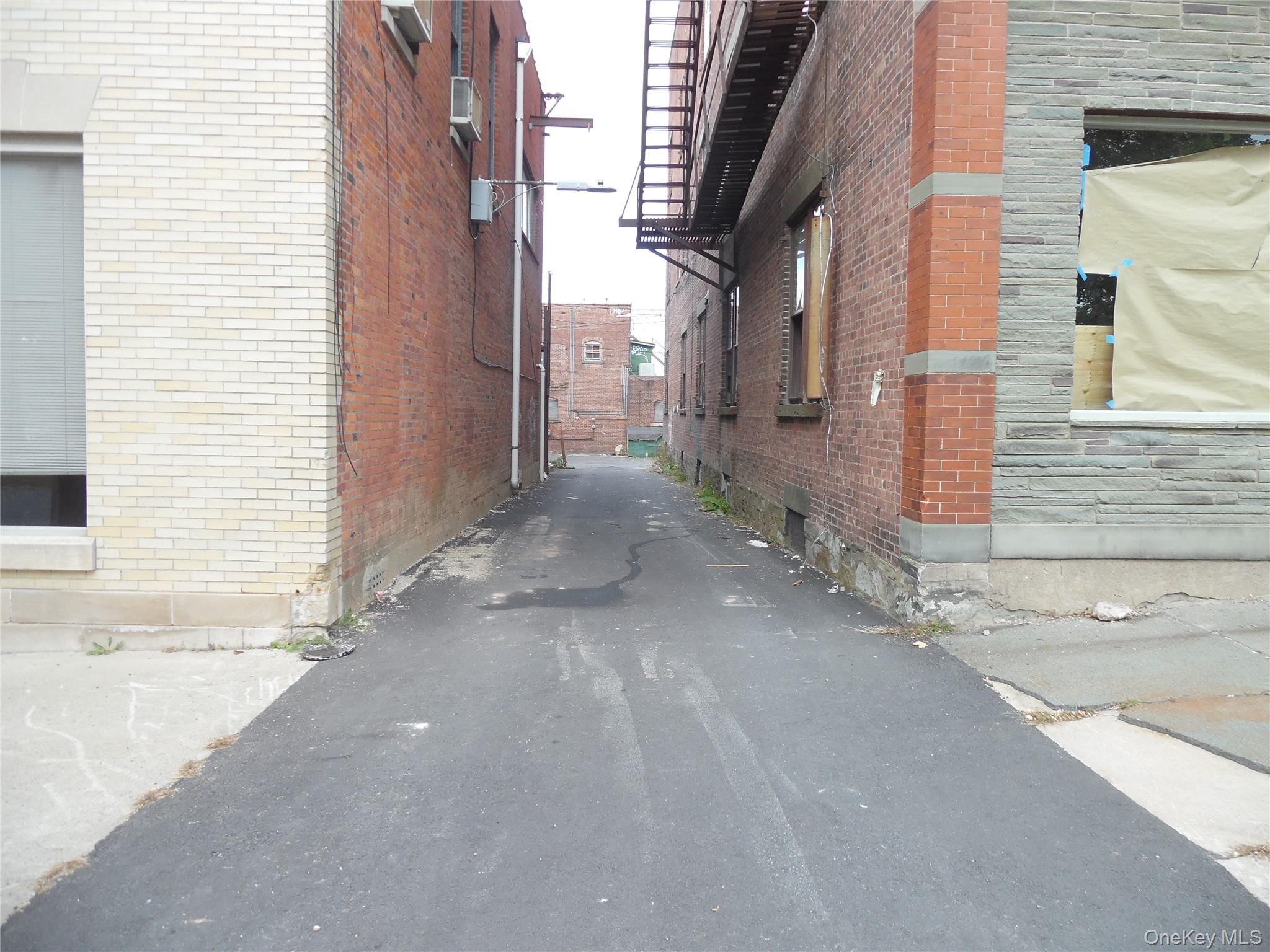 5 Bank St Property Photo 2