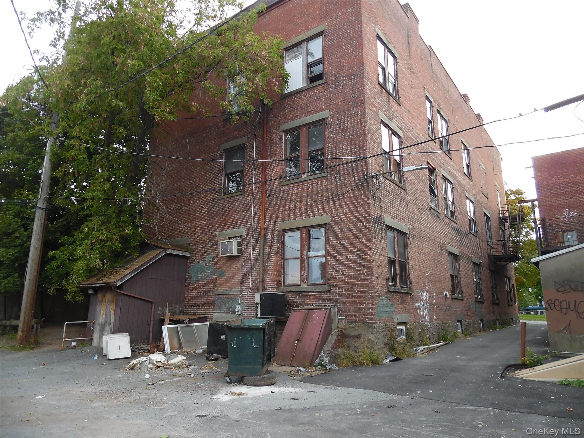 5 Bank St Property Photo 3