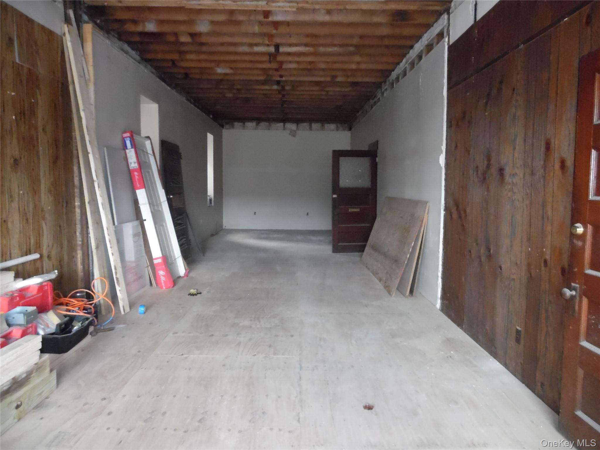 5 Bank St Property Photo 4