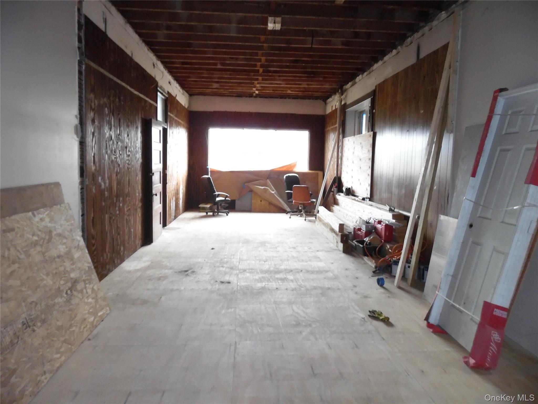 5 Bank St Property Photo 5