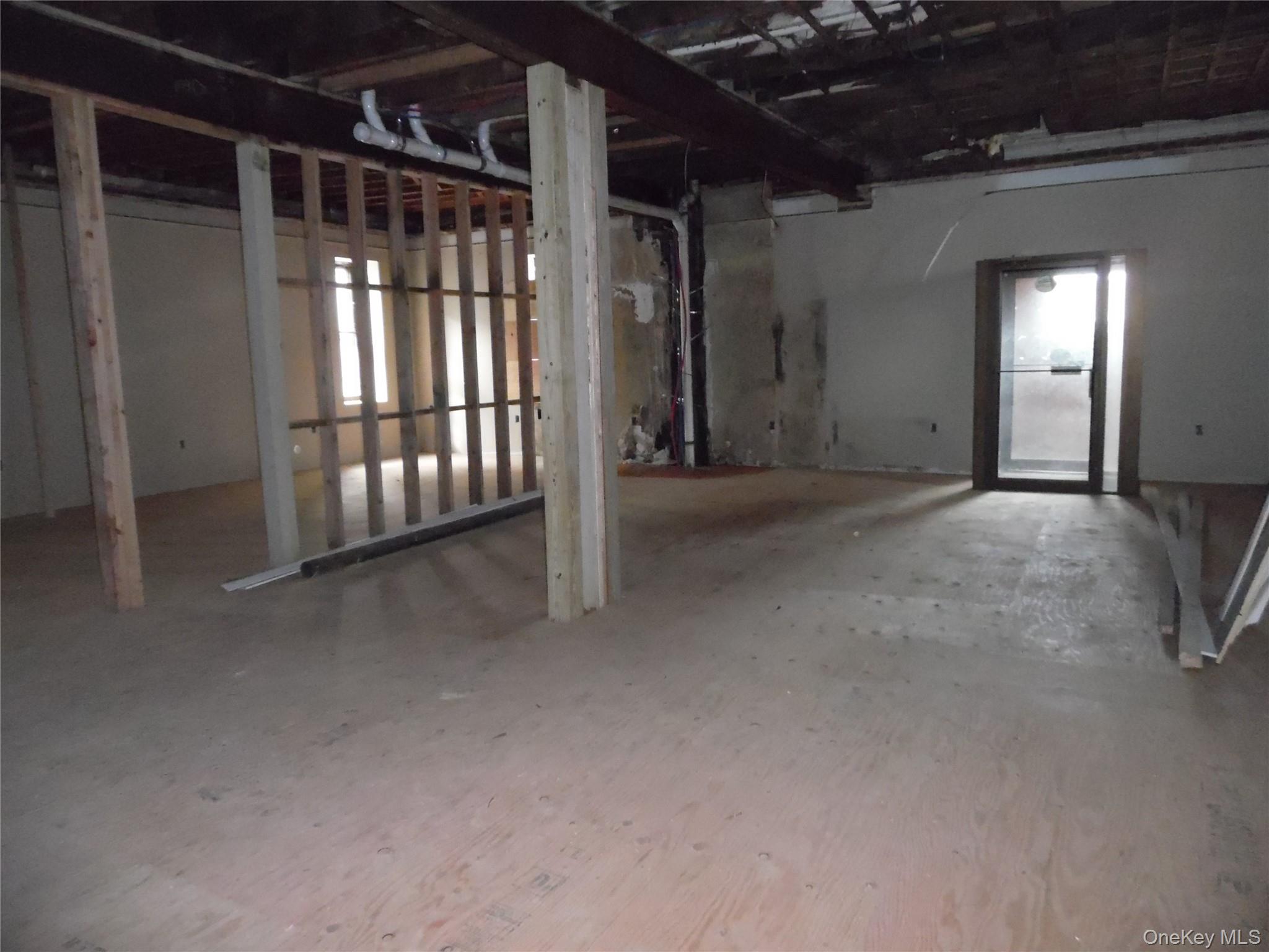 5 Bank St Property Photo 7