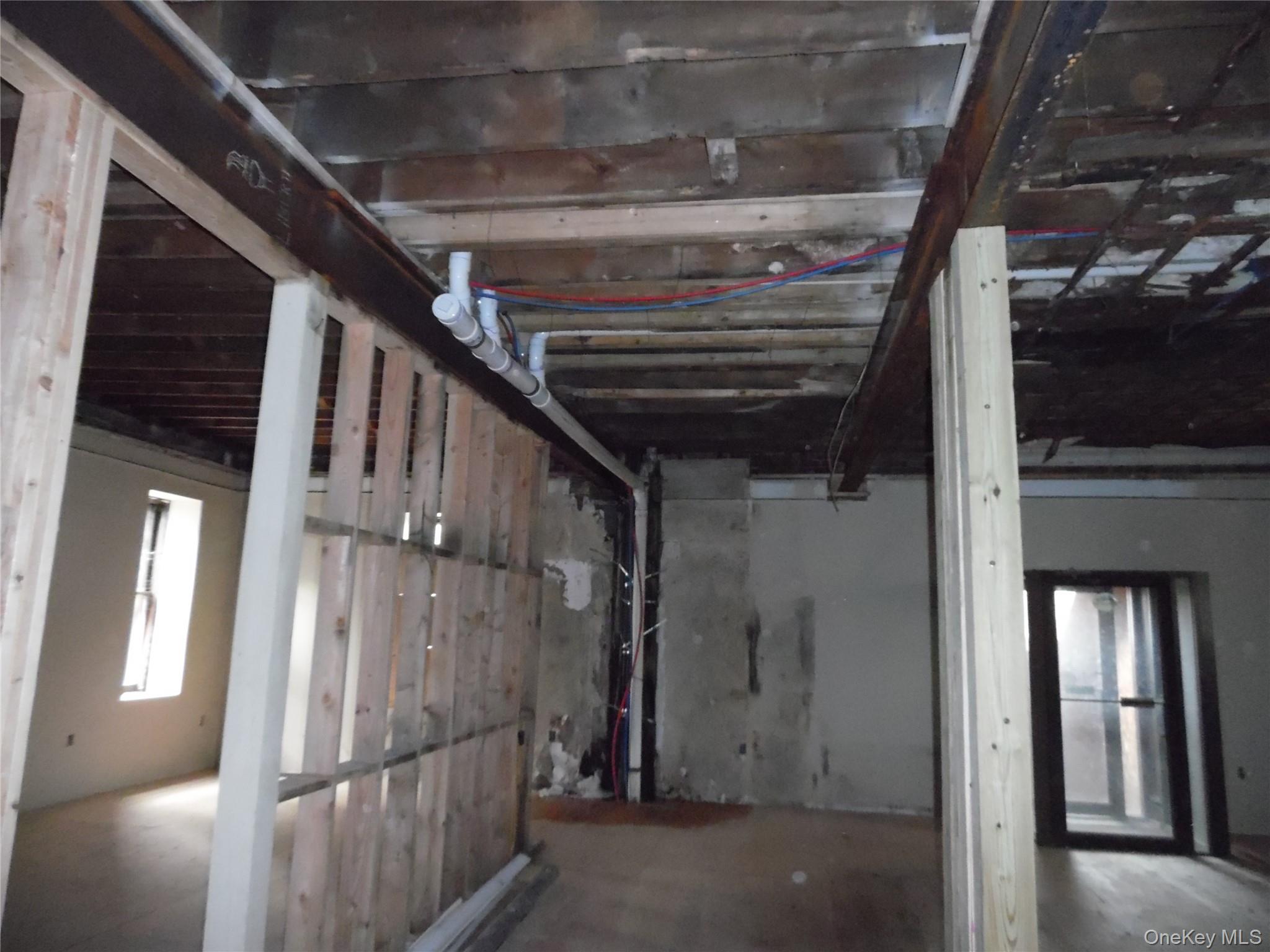 5 Bank St Property Photo 8