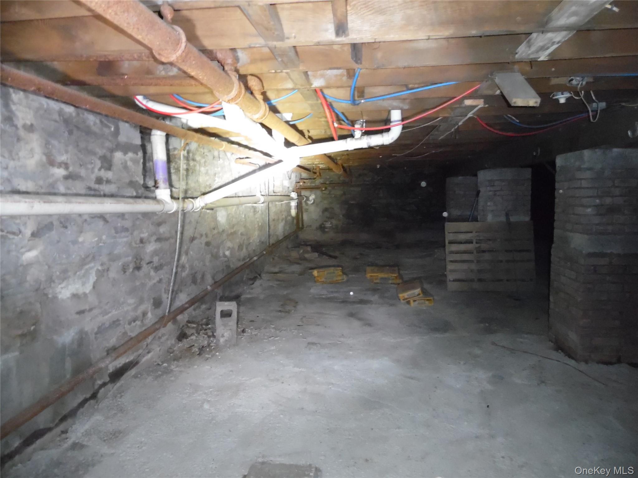 5 Bank St Property Photo 10
