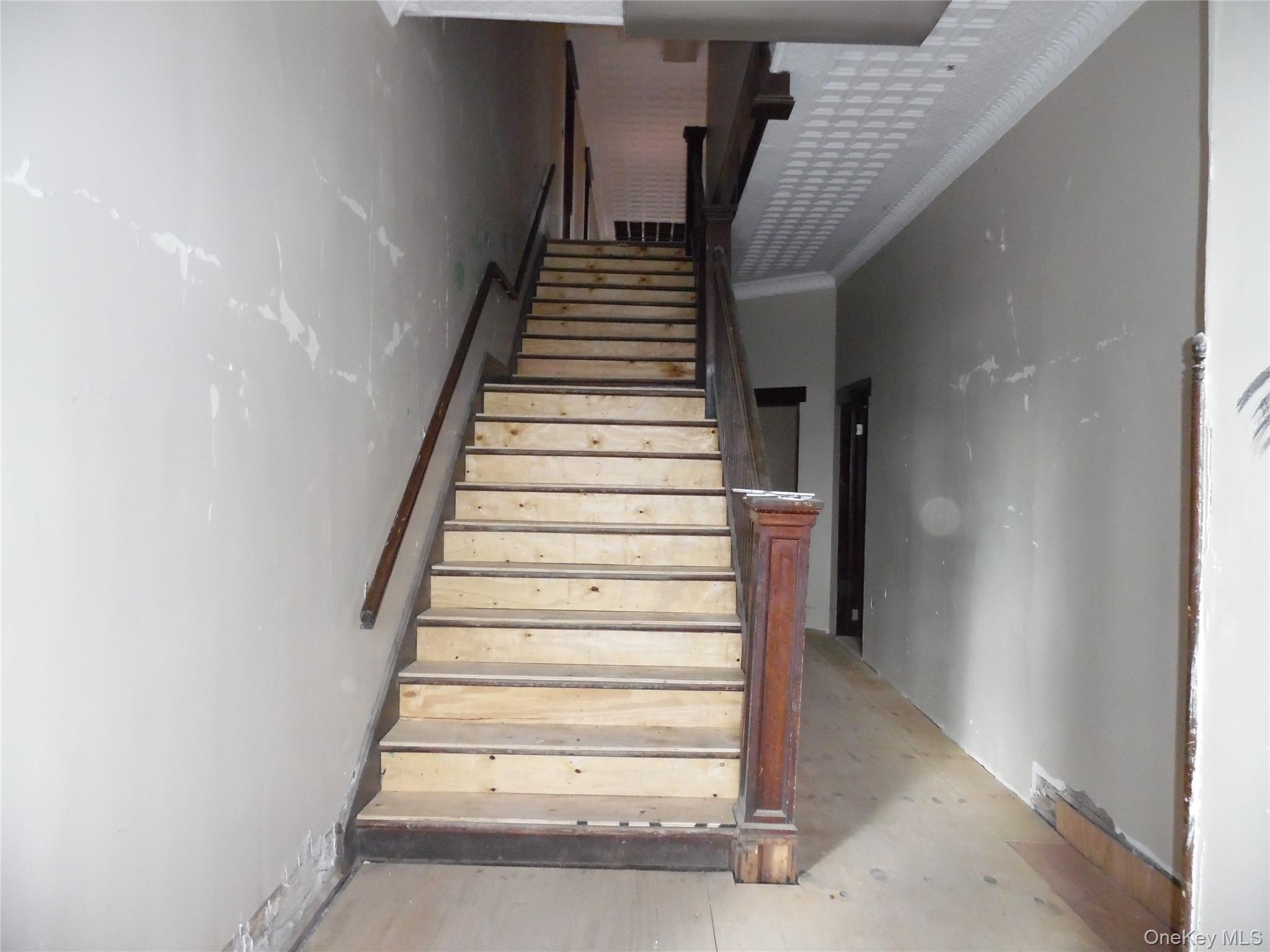 5 Bank St Property Photo 12
