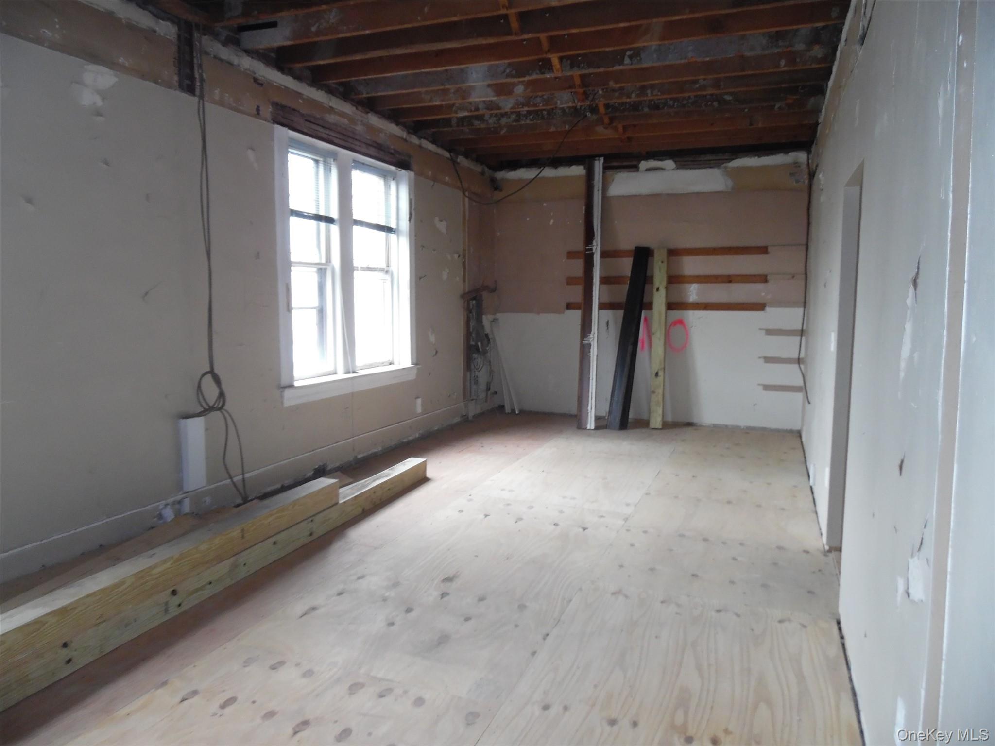 5 Bank St Property Photo 14