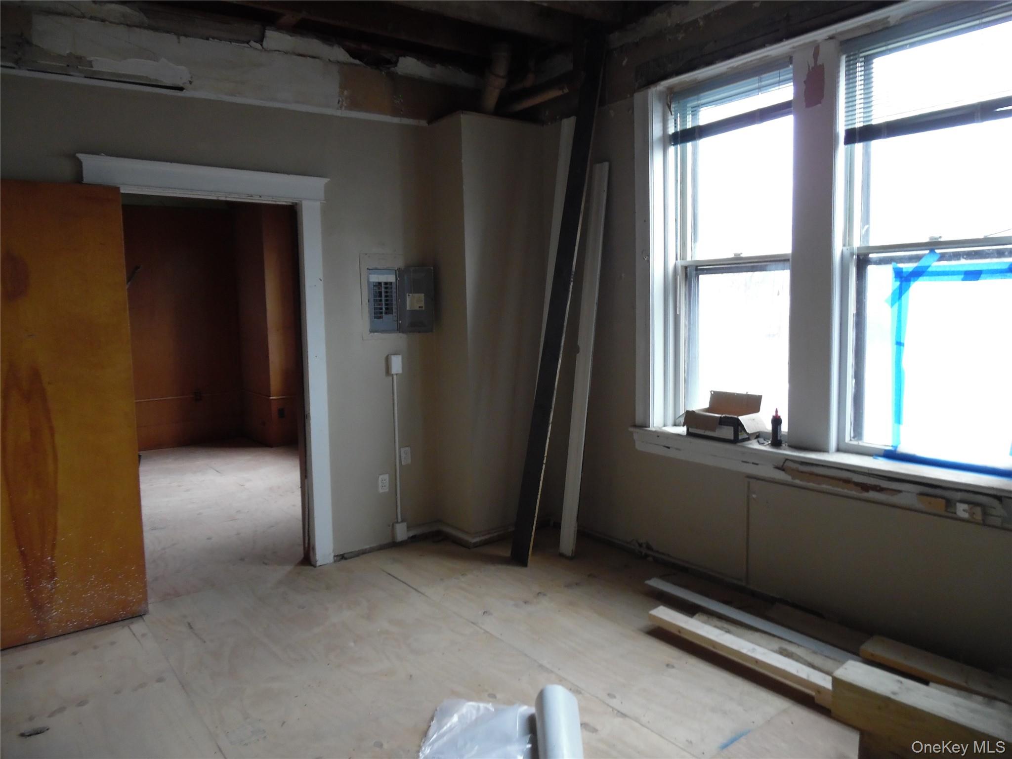 5 Bank St Property Photo 15