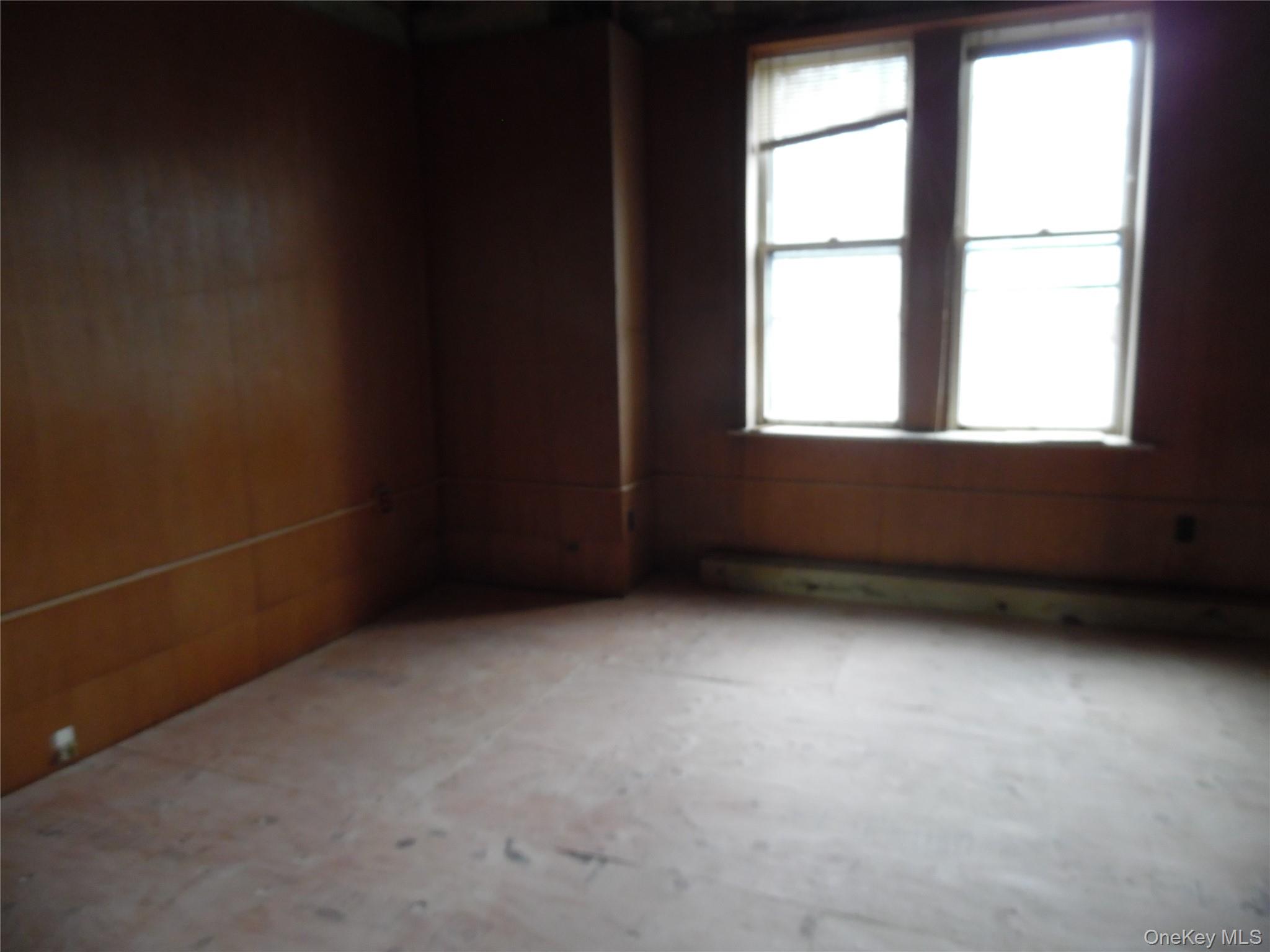 5 Bank St Property Photo 16