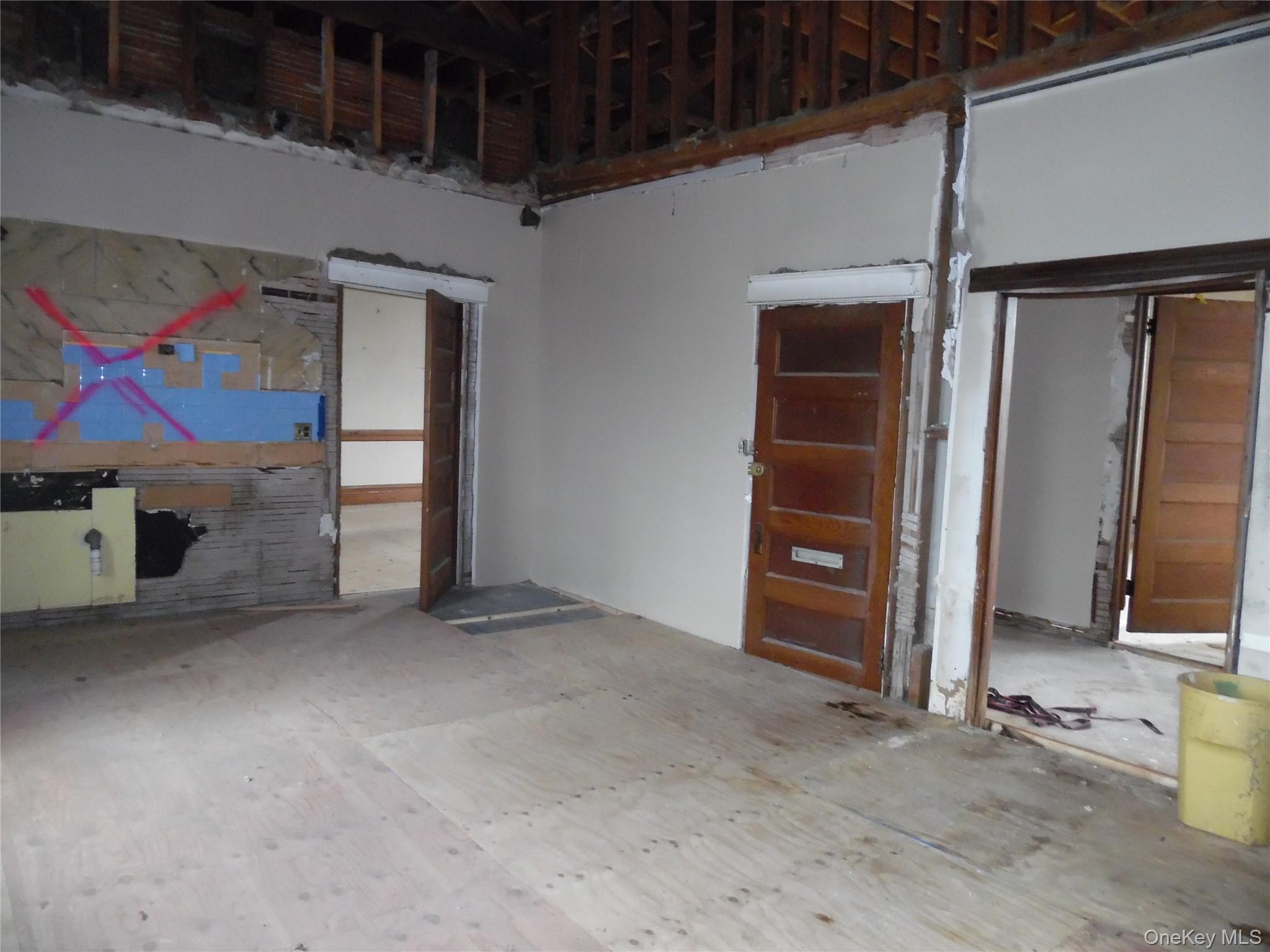 5 Bank St Property Photo 20