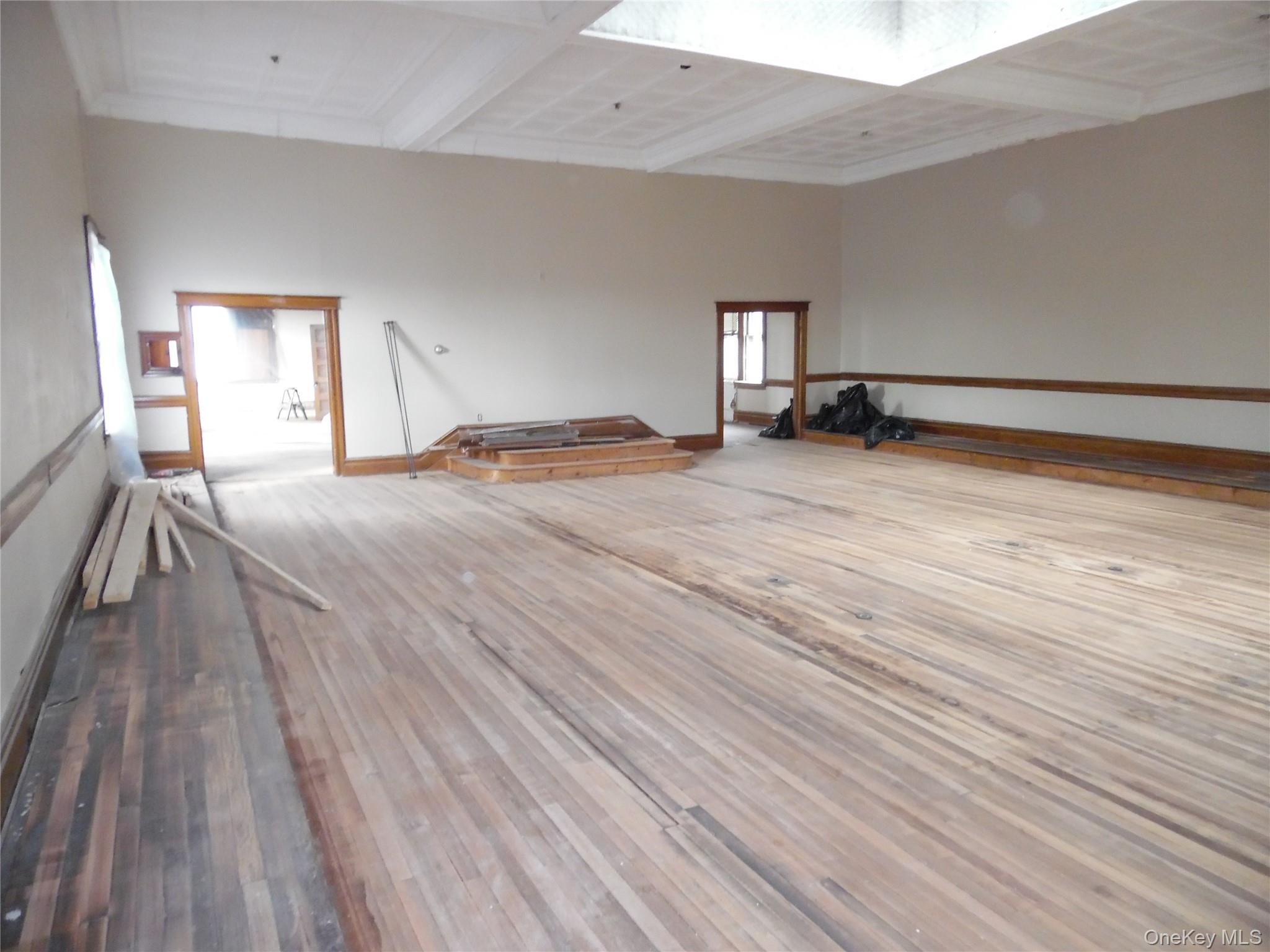 5 Bank St Property Photo 24
