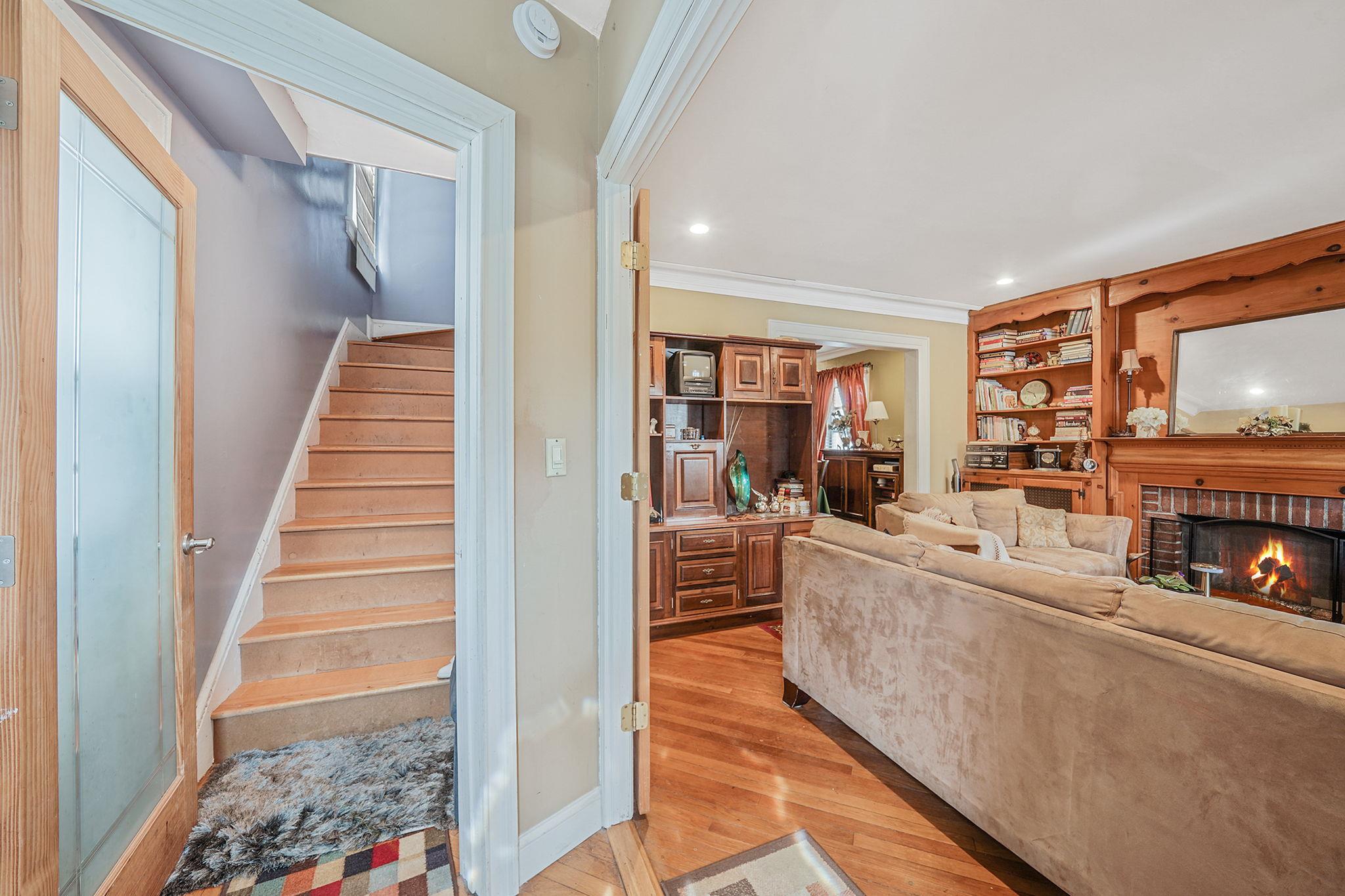 8511 169th Street Property Photo 4