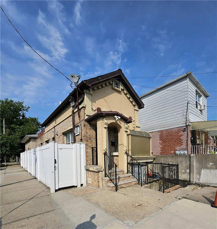 257 Bay 40th Street Property Photo 1